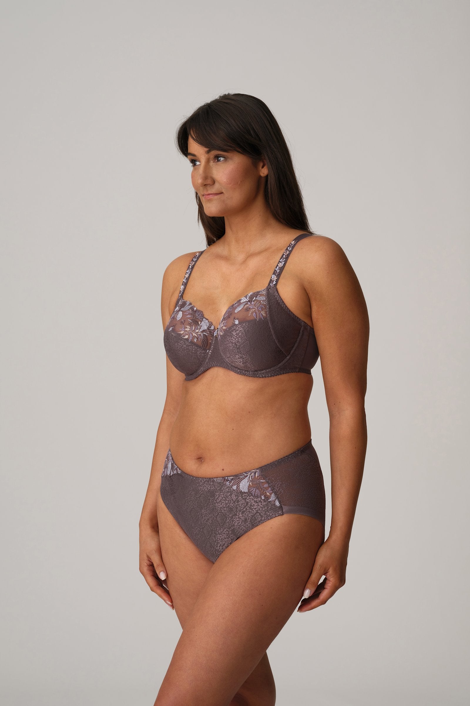 PrimaDonna Mohala Full Cup Bra on model in Eye Shadow