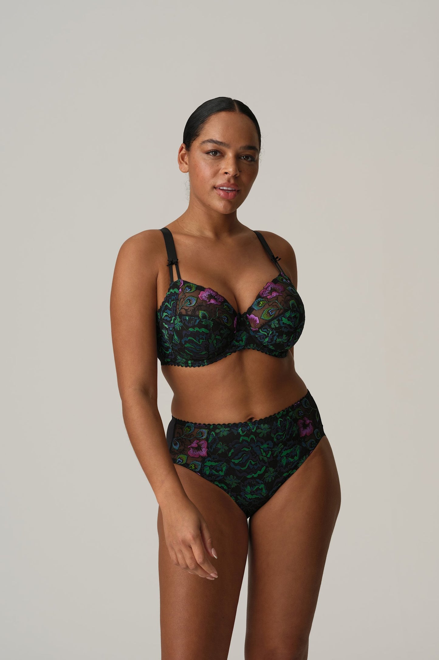 PrimaDonna San Angel Full Cup Bra on model in Peacock Feather