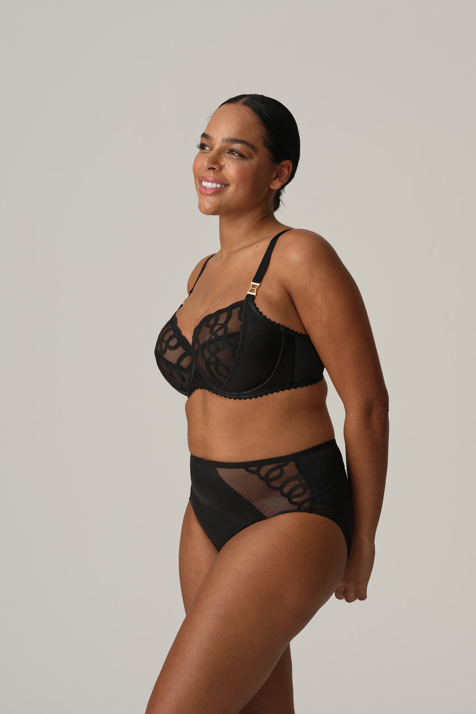 PrimaDonna Vallarta Full Cup Bra on model in Black