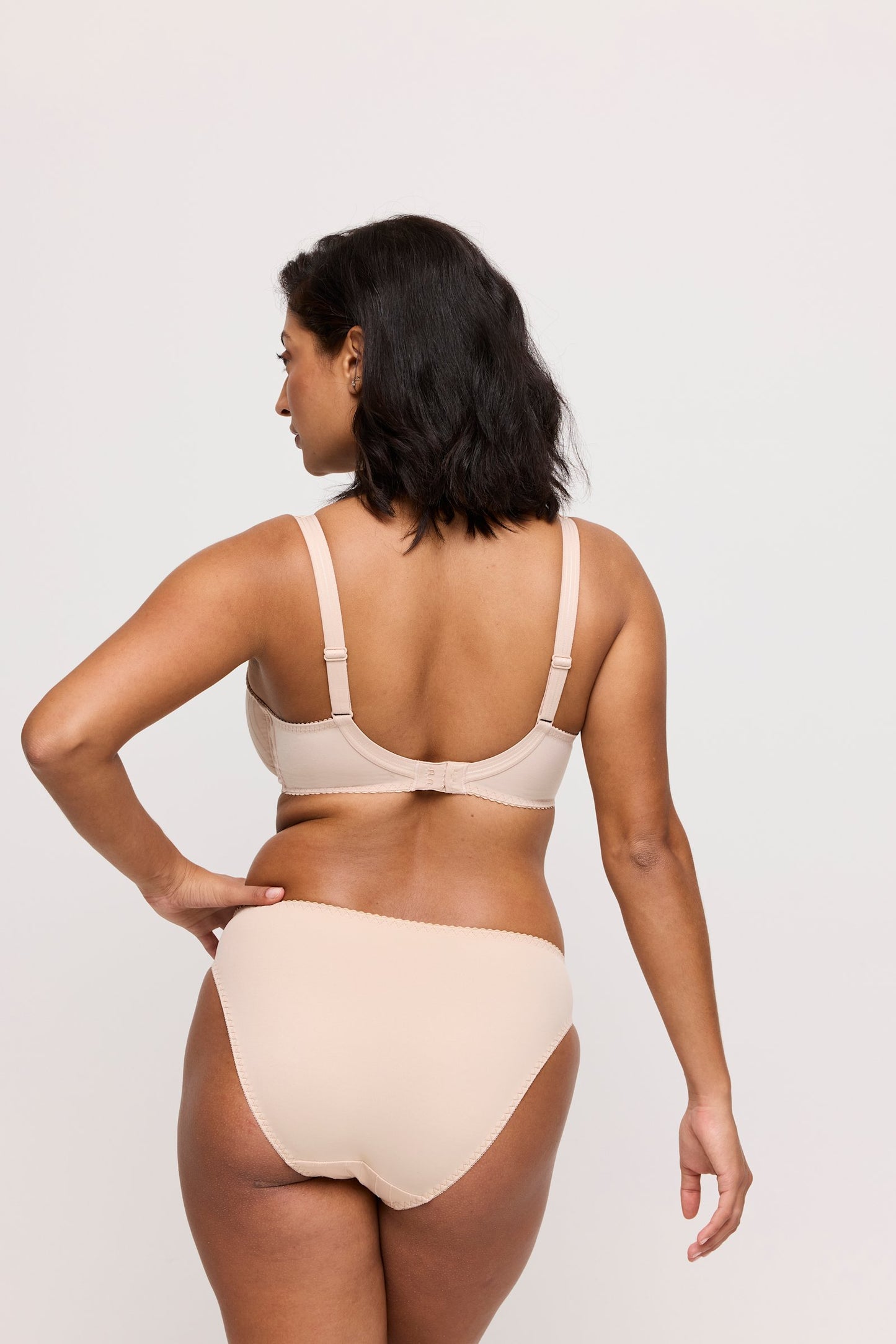 PrimaDonna Deauville Rio Brief on model in Caffé Latte