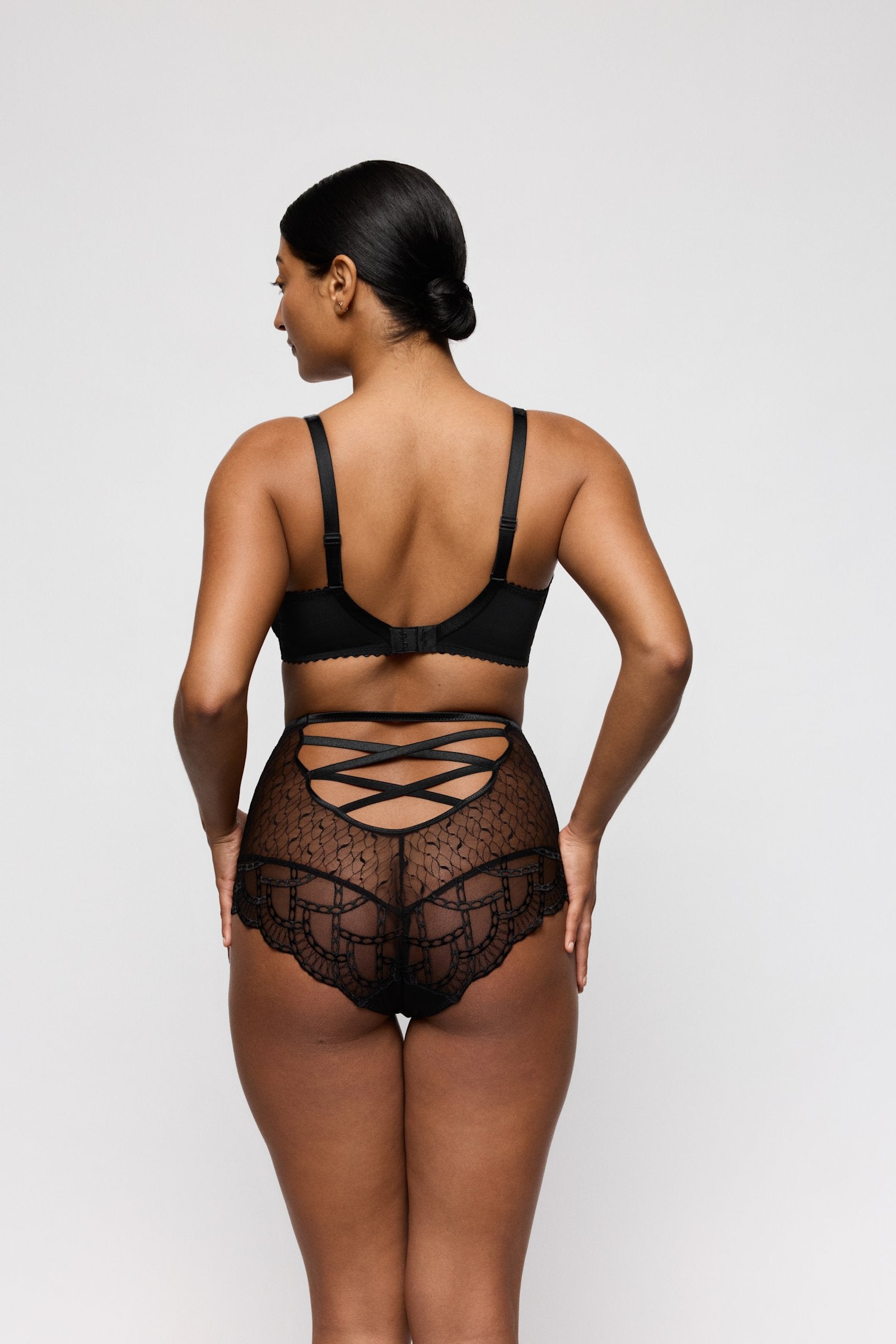 PrimaDonna Naica Full Cup Bra on model in Black