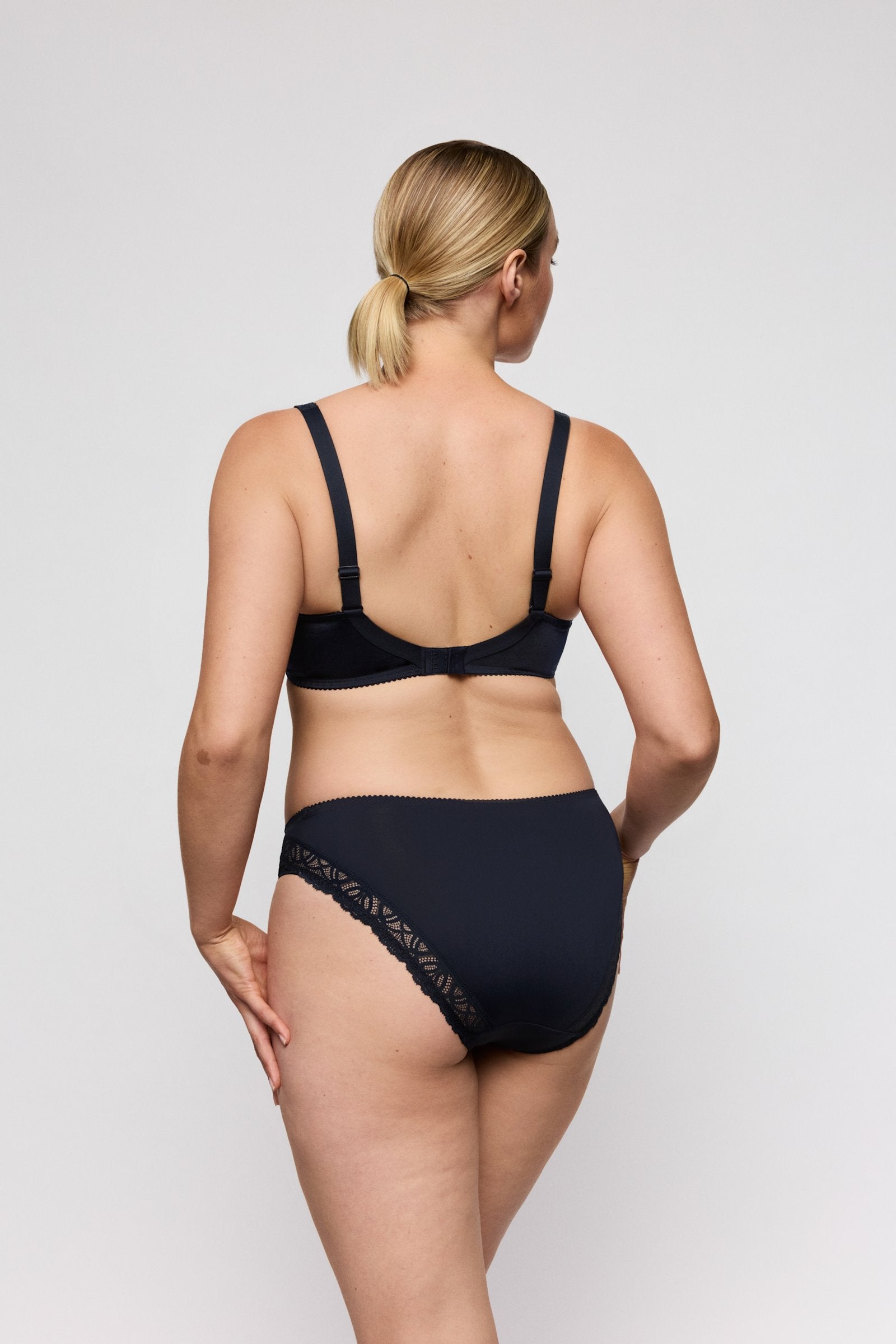 PrimaDonna Salerno Rio Brief on model in Midnight Blue