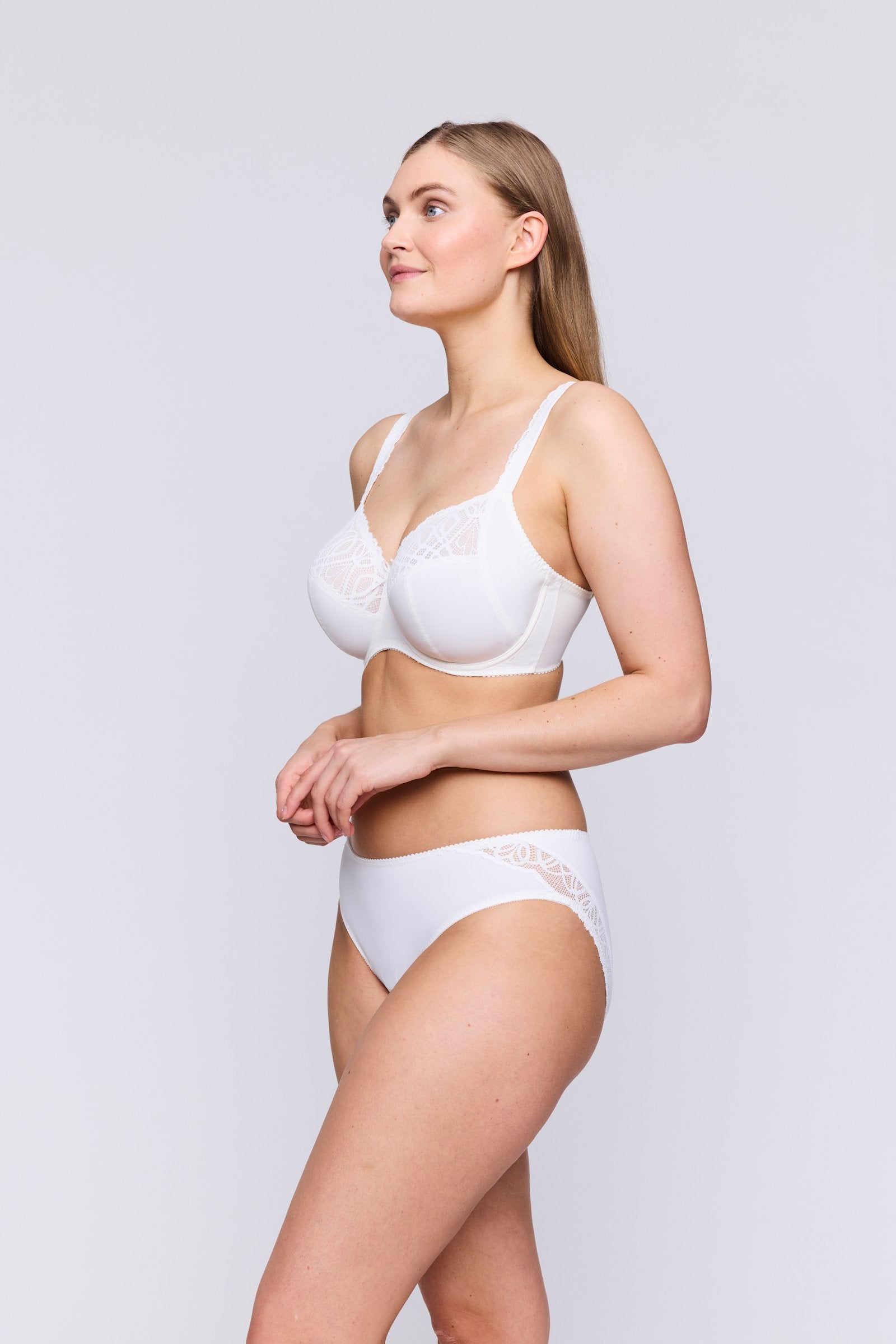 PrimaDonna Salerno Rio Brief on model in Natural