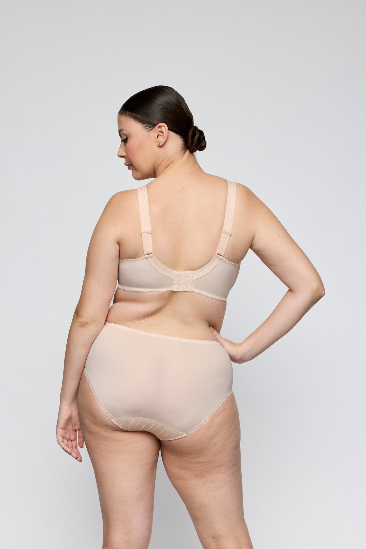 PrimaDonna Deauville Full Brief on model in Venus