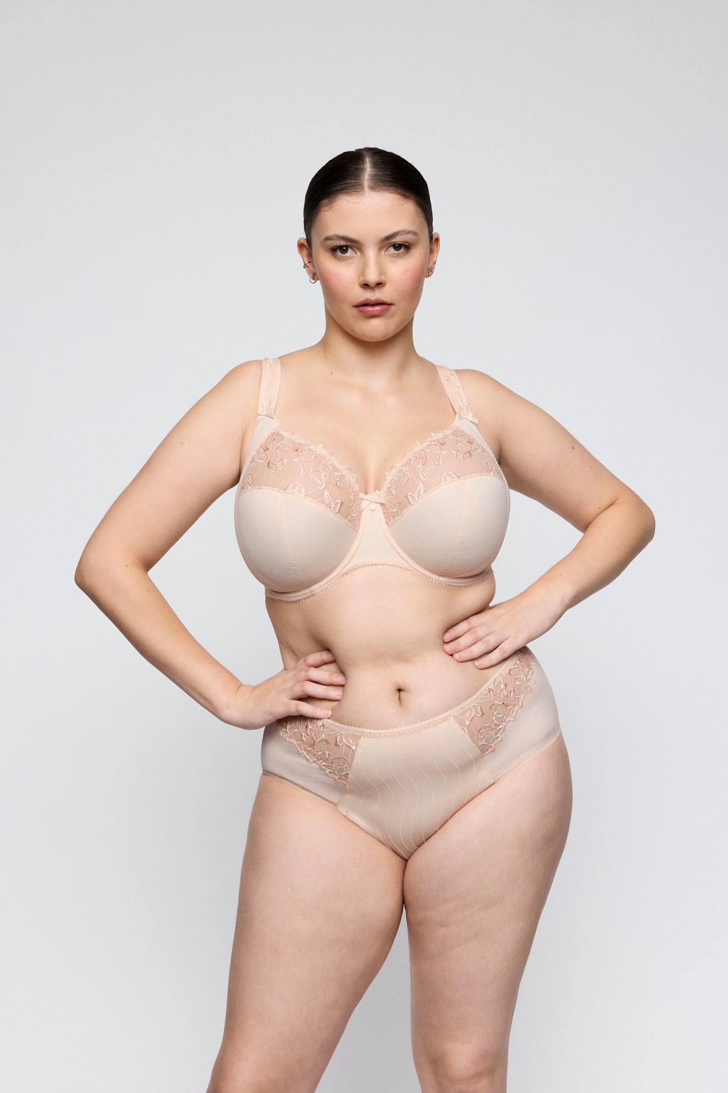 PrimaDonna Deauville Full Brief on model in Venus