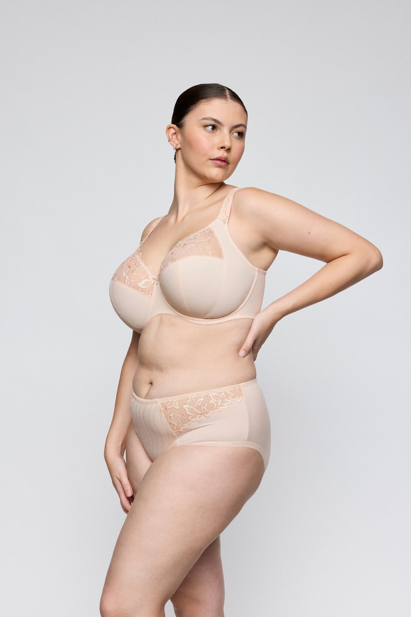 PrimaDonna Deauville Full Brief on model in Venus