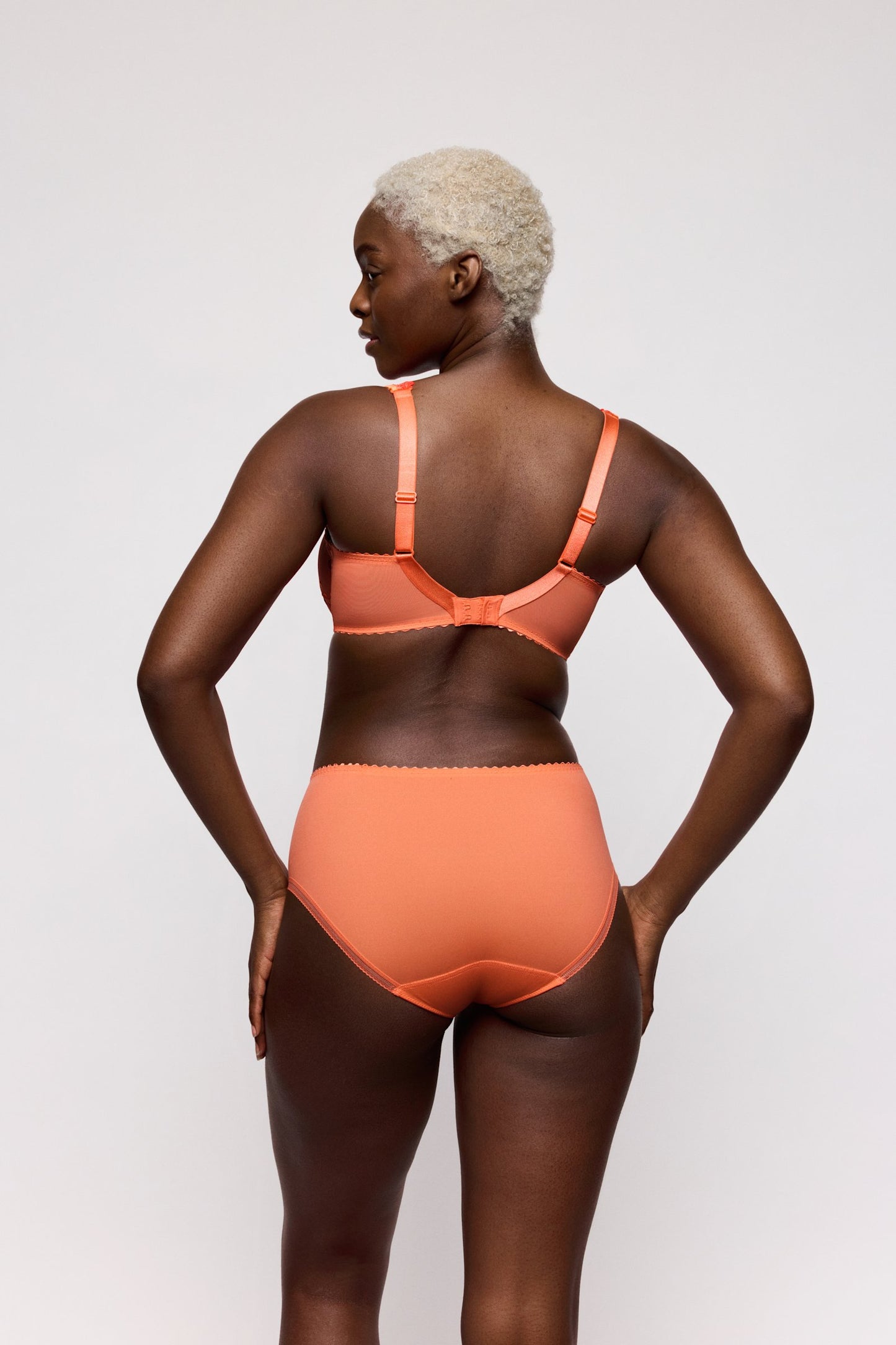 PrimaDonna Devdaha Full Brief on model in Sunset Blush