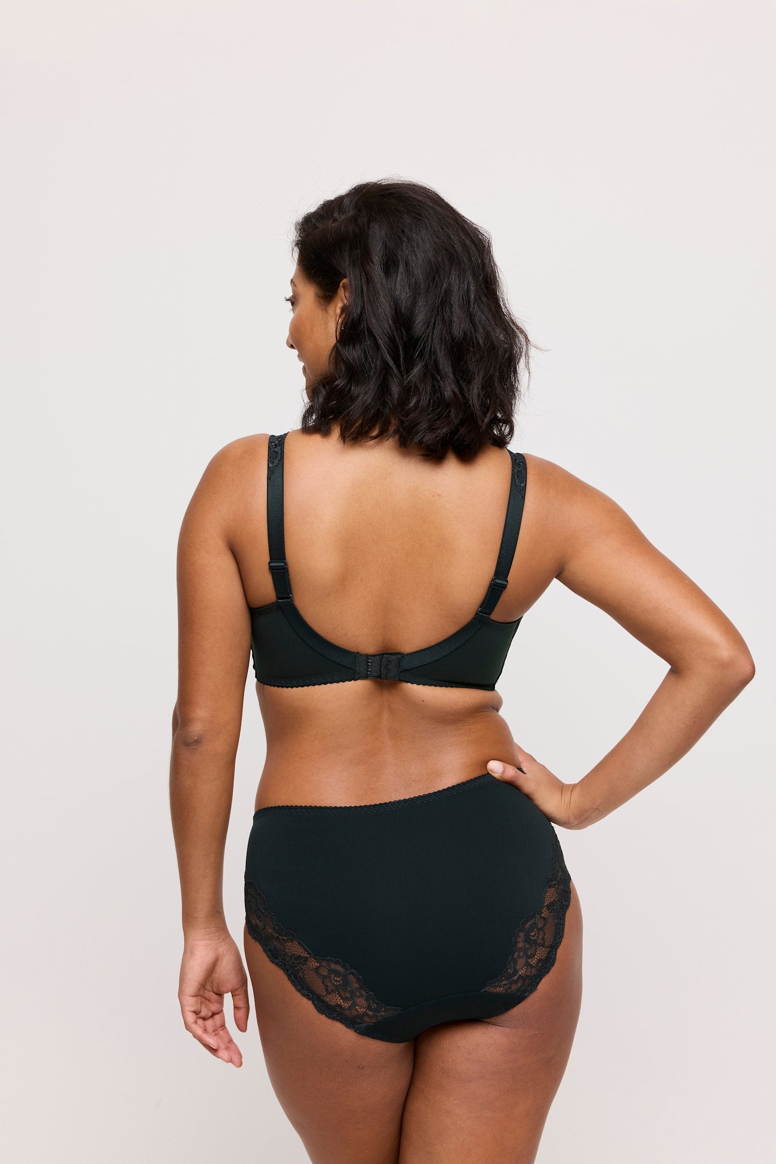 PrimaDonna Madison Full Brief on model in Deep Forest