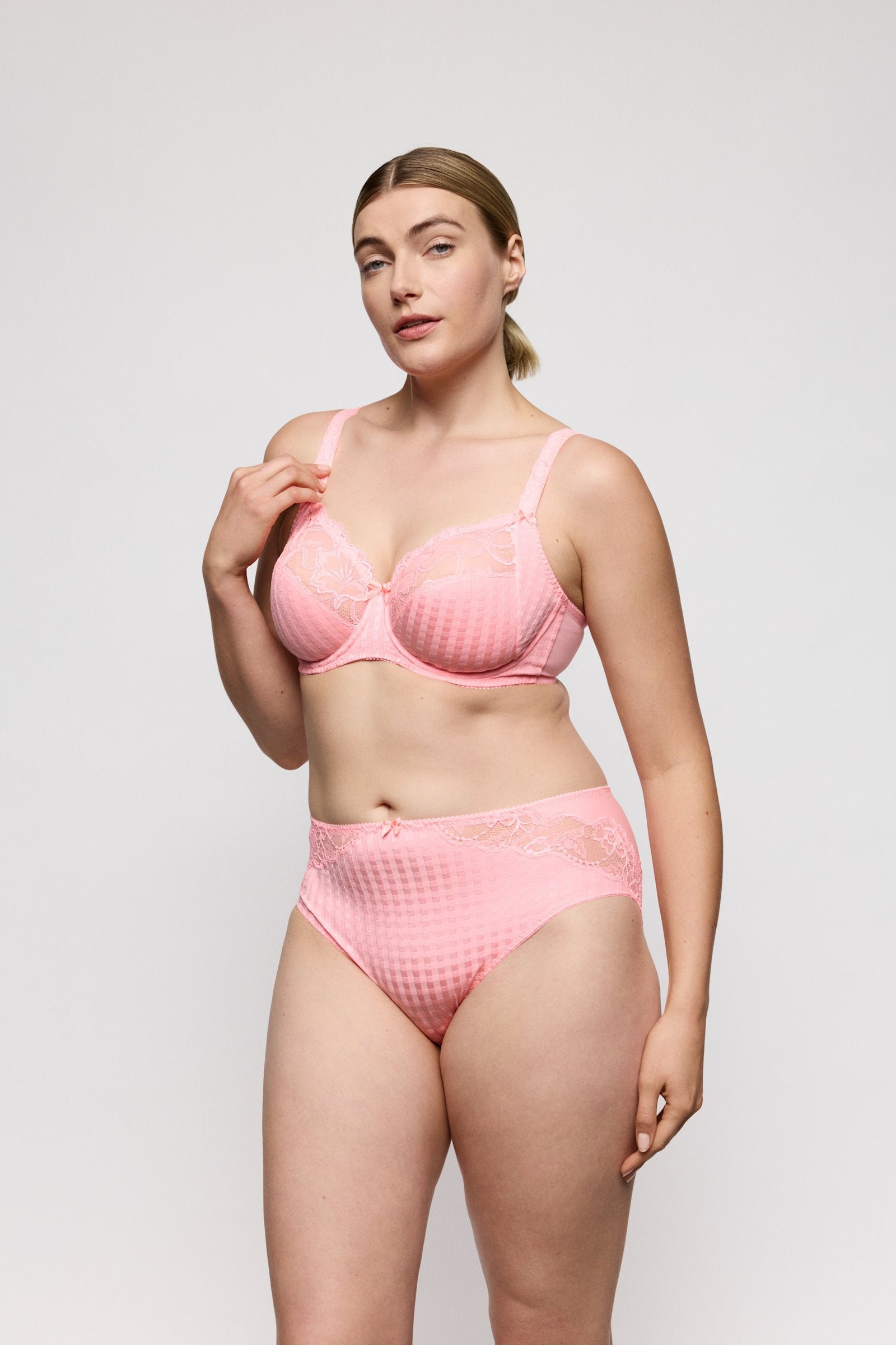 PrimaDonna Madison Full Brief on model in Pink Parfait