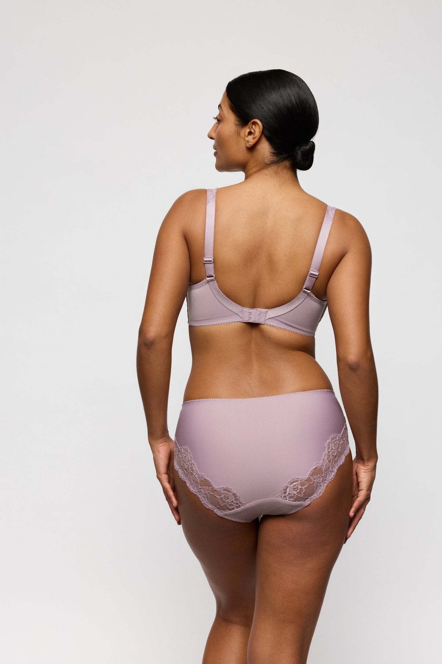 PrimaDonna Madison Full Brief on model in Soft Sand