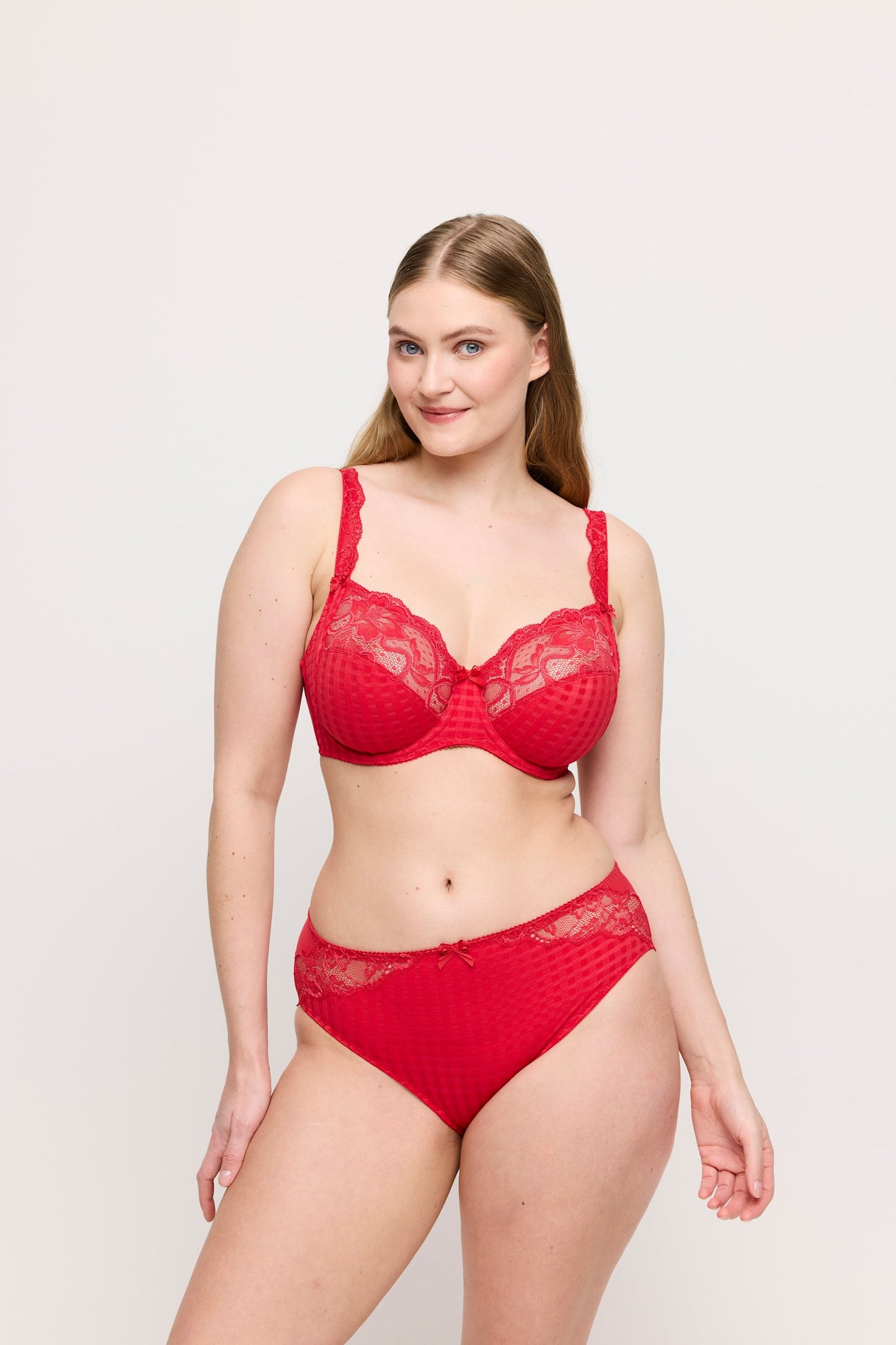 PrimaDonna Madison Full Brief on model in Scarlet