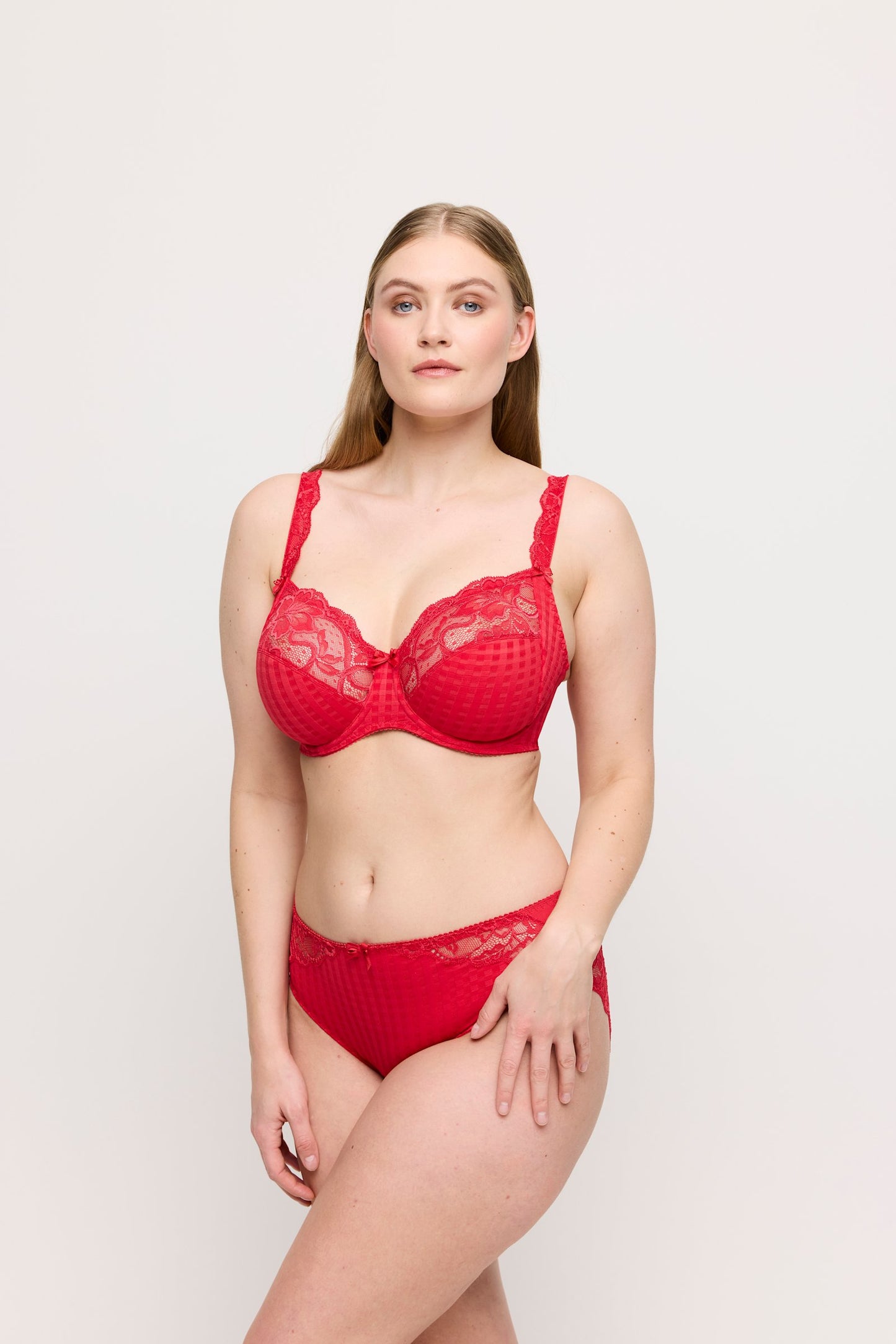 PrimaDonna Madison Full Brief on model in Scarlet