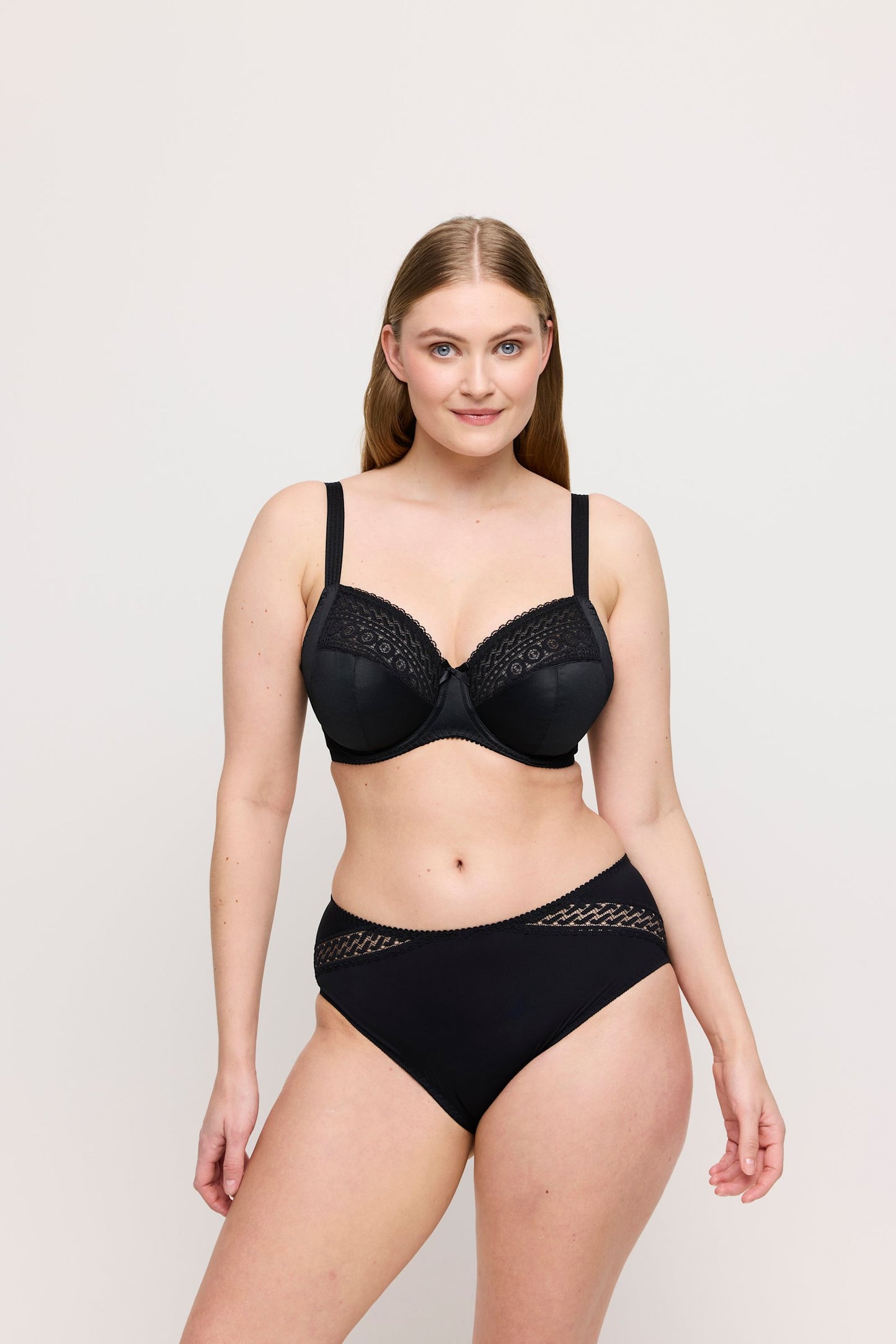 PrimaDonna Montara Full Cup Bra on model in Black