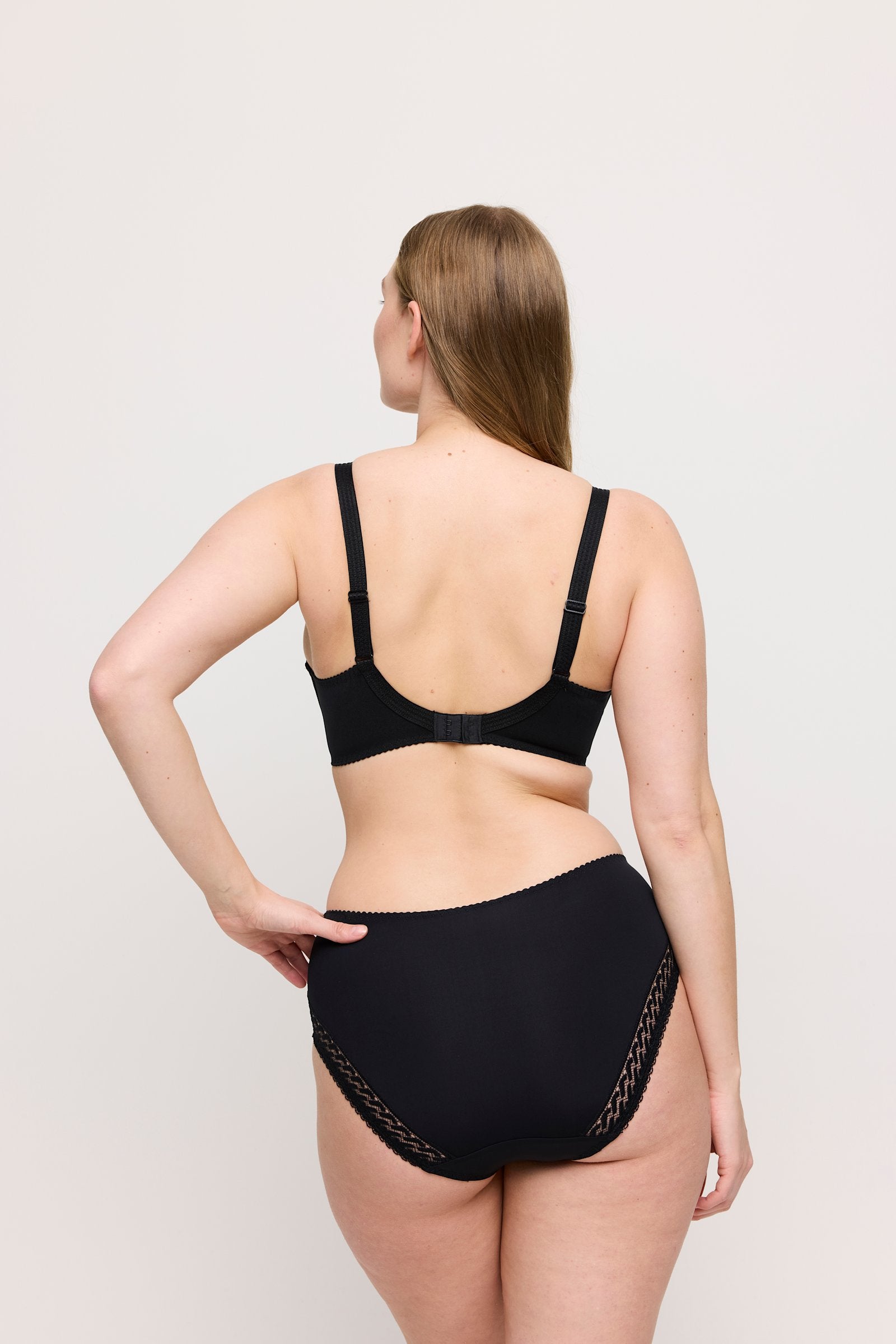 PrimaDonna Montara Full Cup Bra on model in Black
