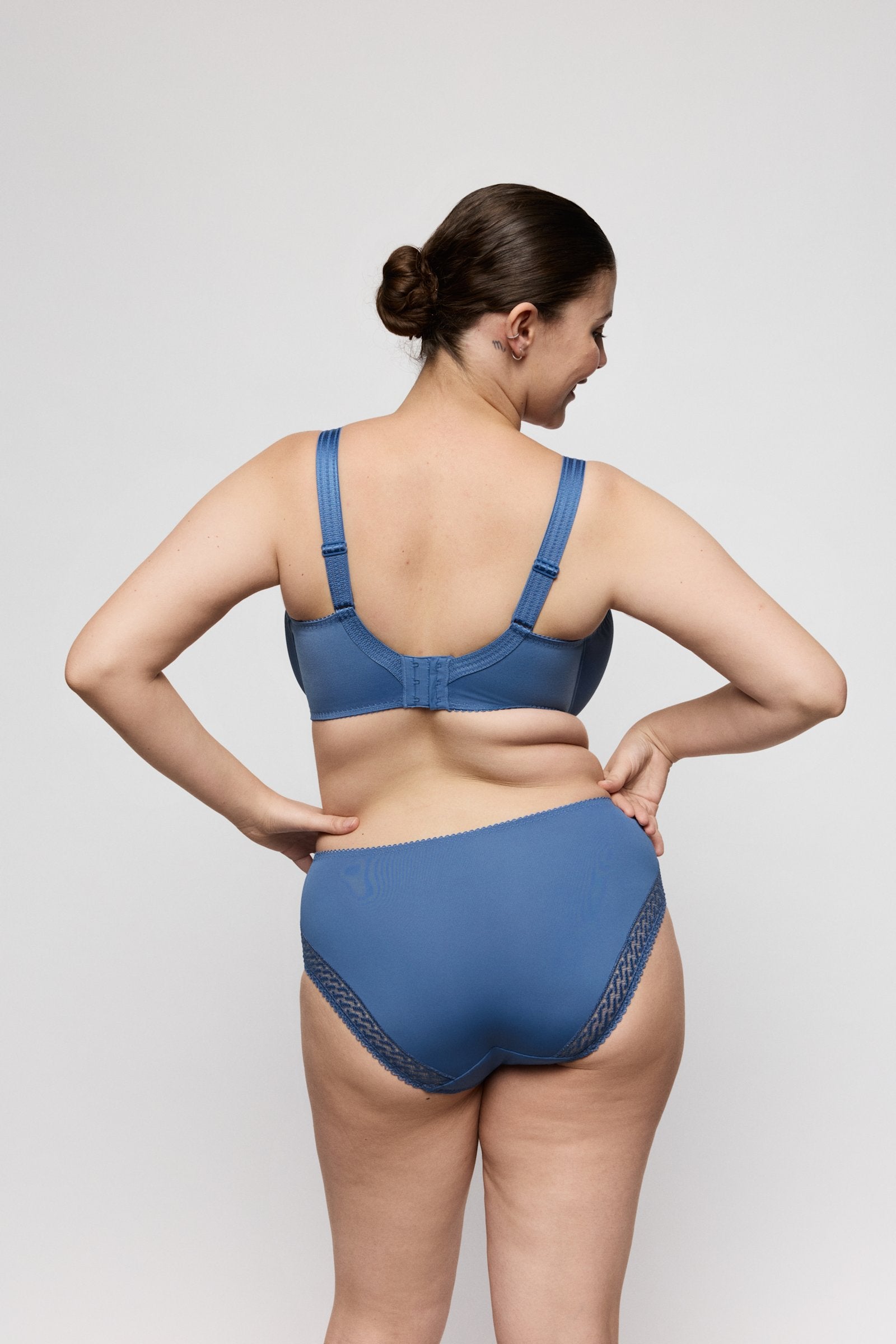 PrimaDonna Montara Full Brief on model in Regatta
