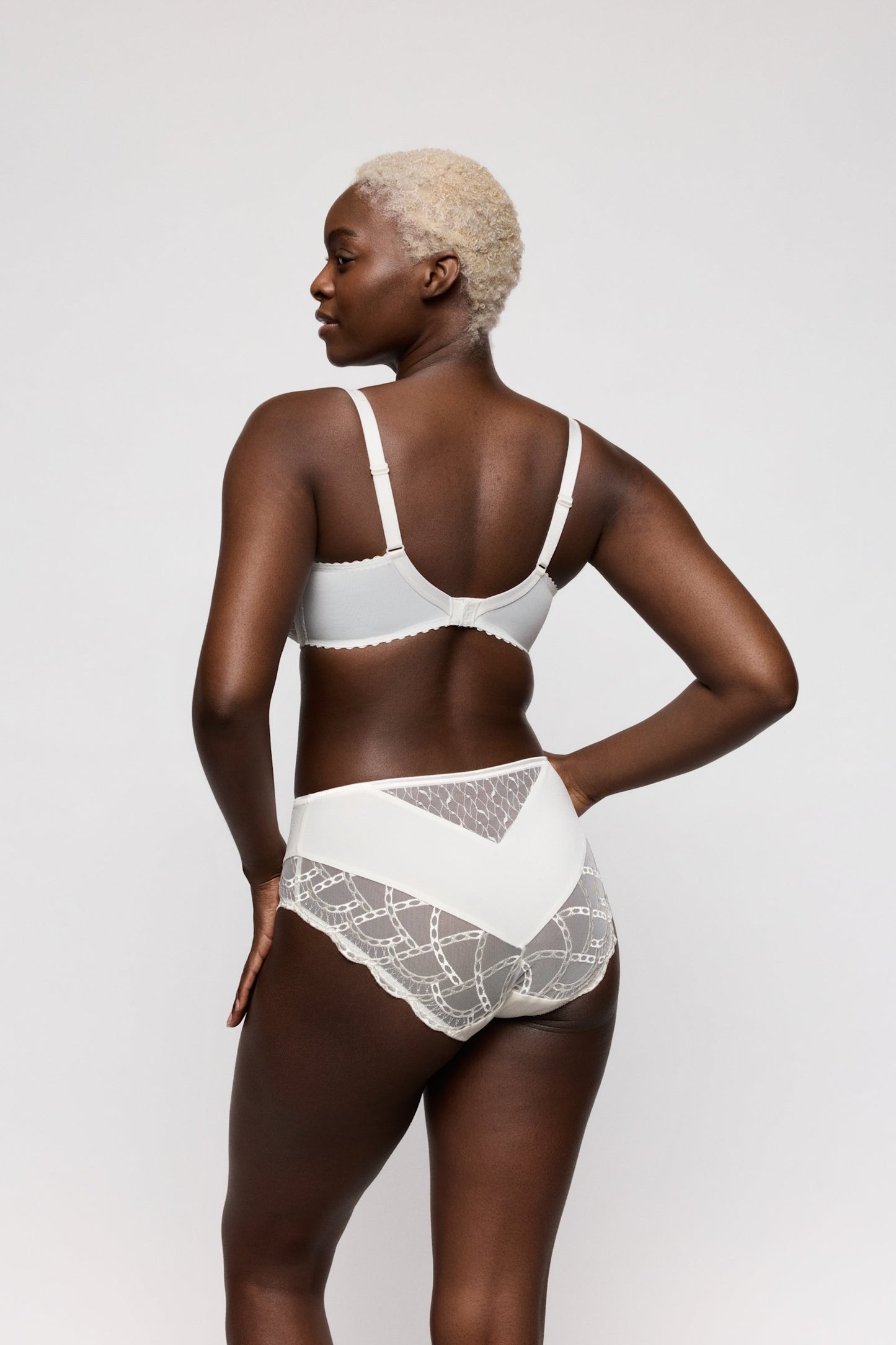 PrimaDonna Naica Full Cup Bra on model in Natural