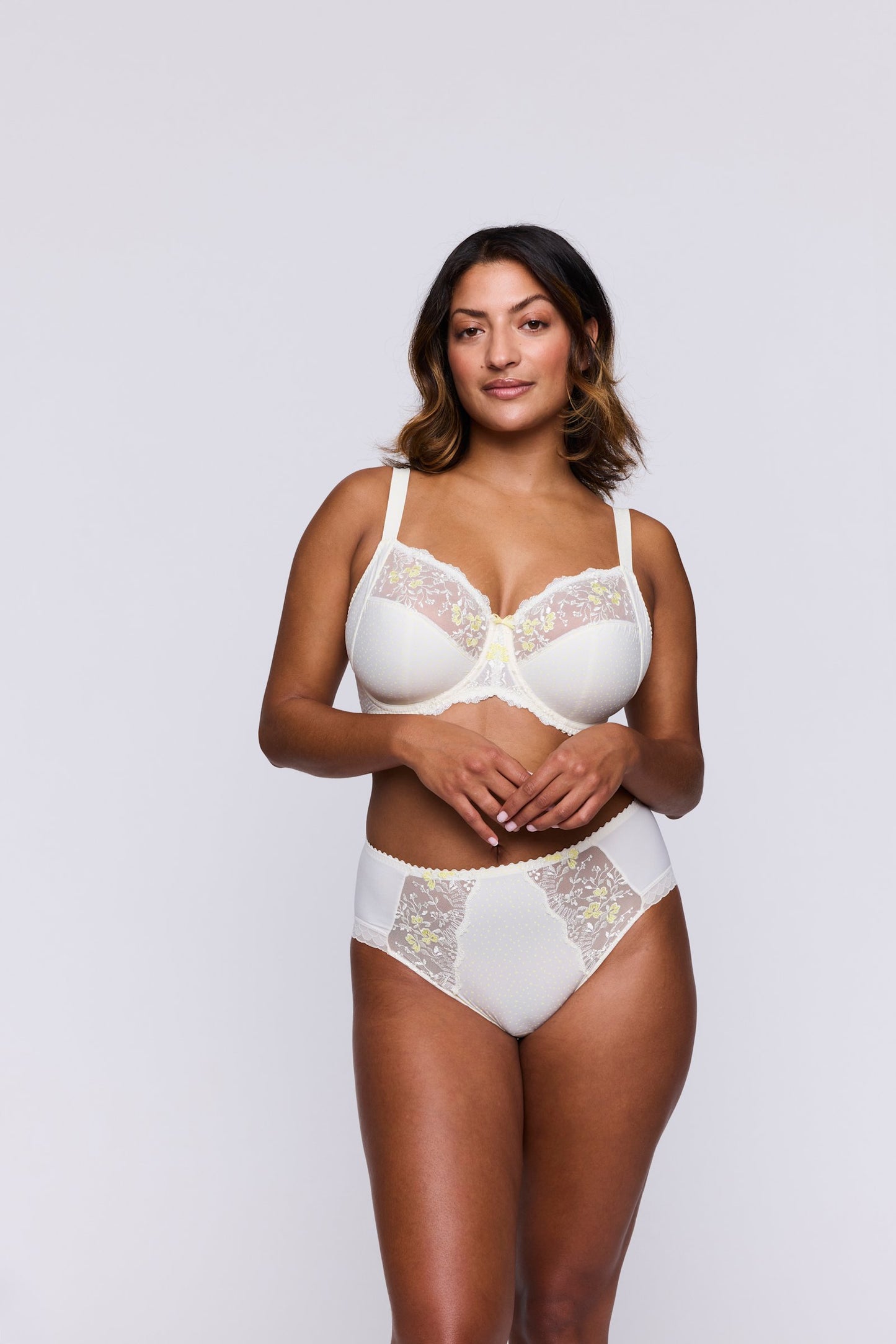 PrimaDonna Novaro Full Brief on model in Vintage Natural