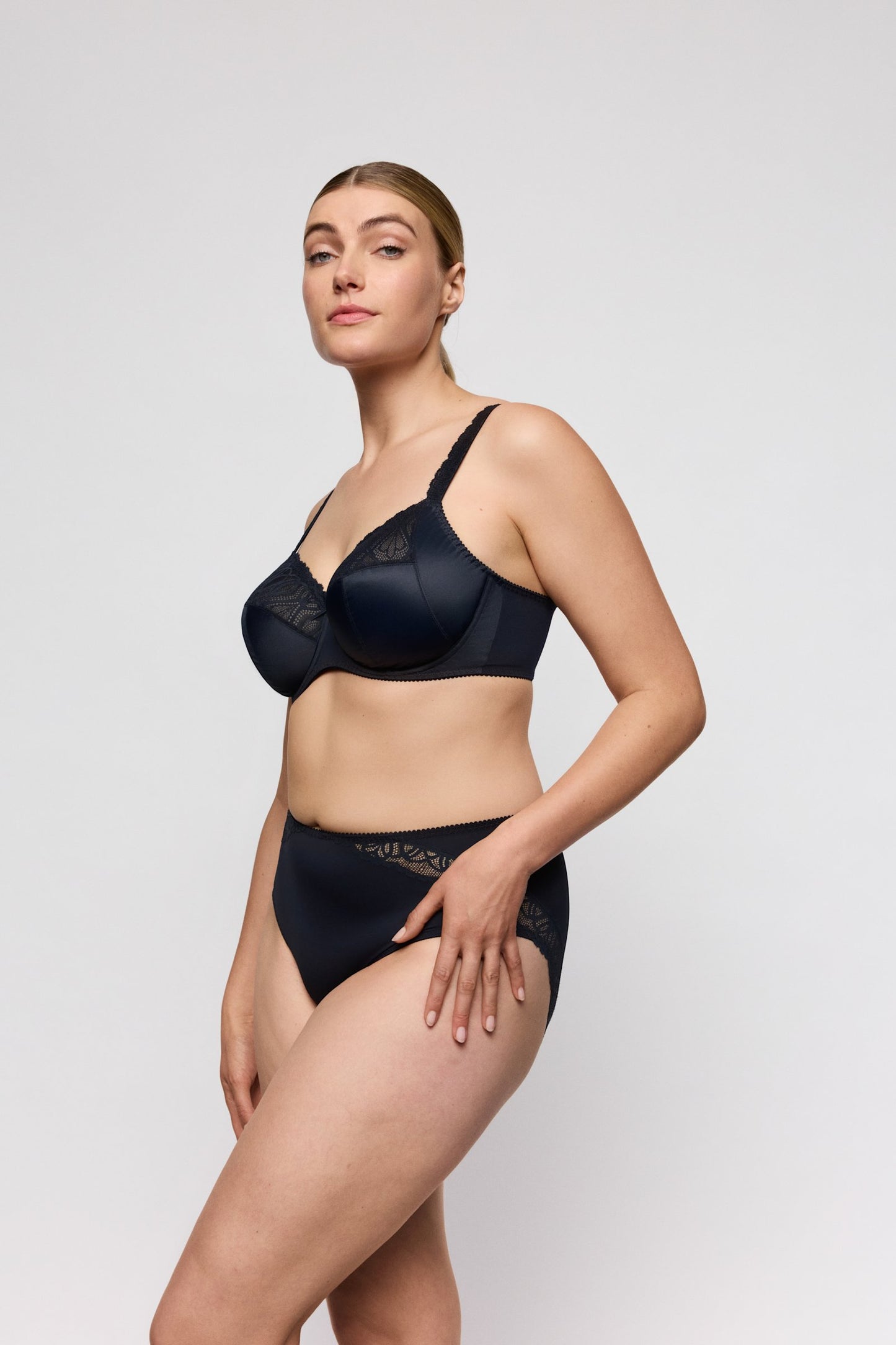 PrimaDonna Salerno Full Cup Bra on model in Midnight Blue