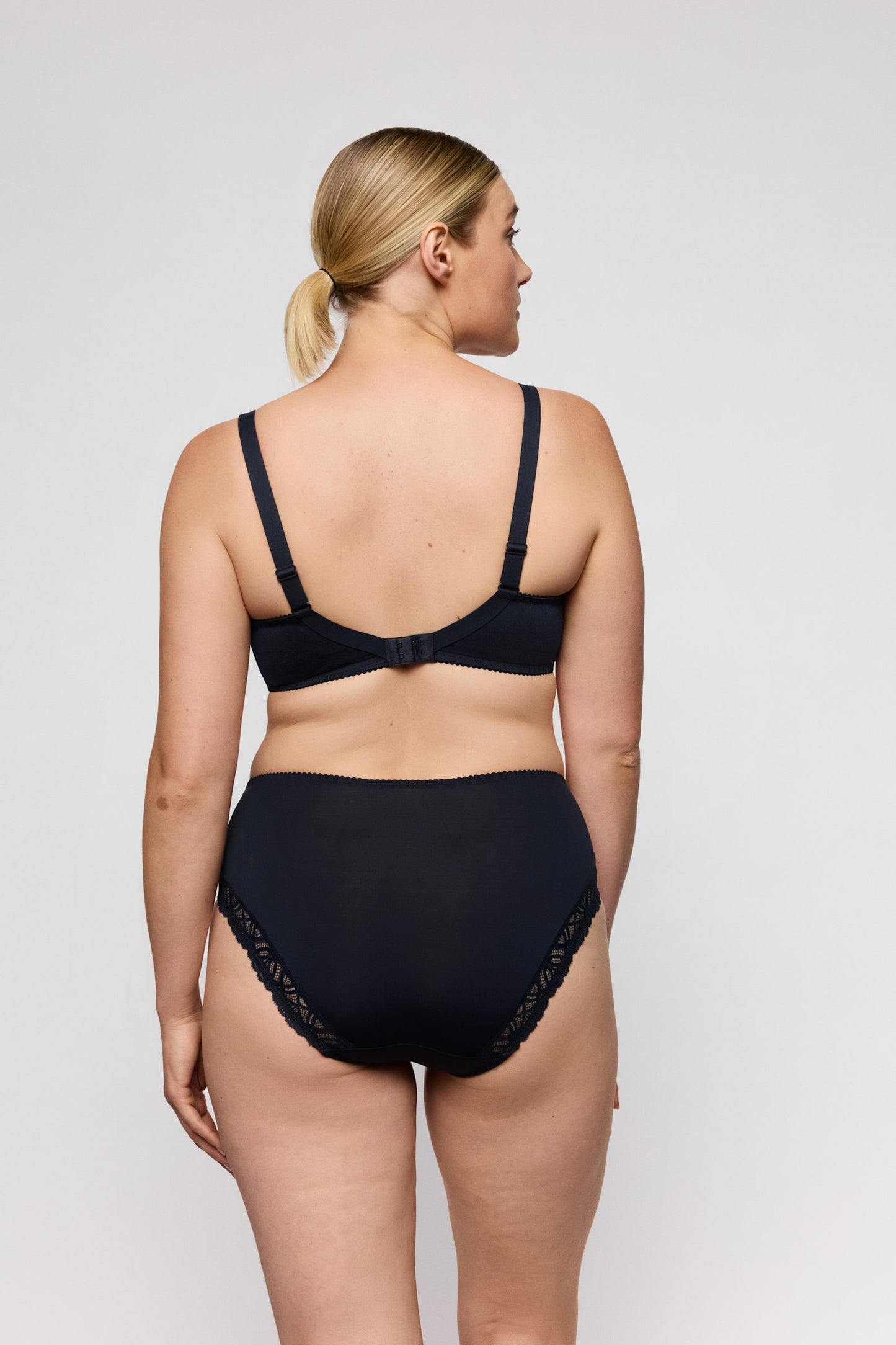 PrimaDonna Salerno Full Cup Bra on model in Midnight Blue