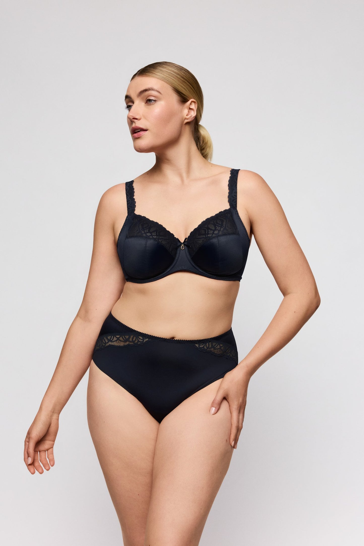 PrimaDonna Salerno Full Cup Bra on model in Midnight Blue