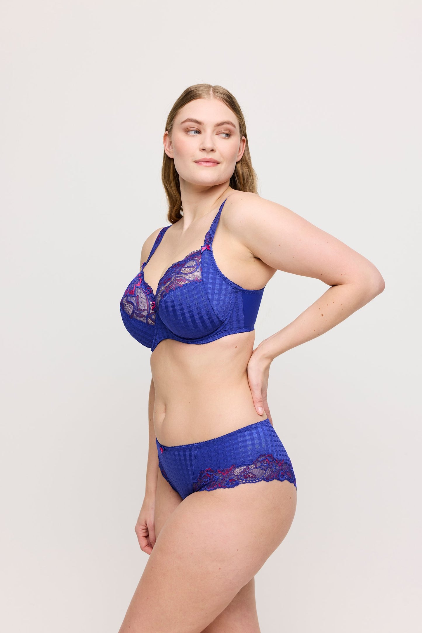 PrimaDonna Madison Full Cup Bra on model in Blueberry Kiss