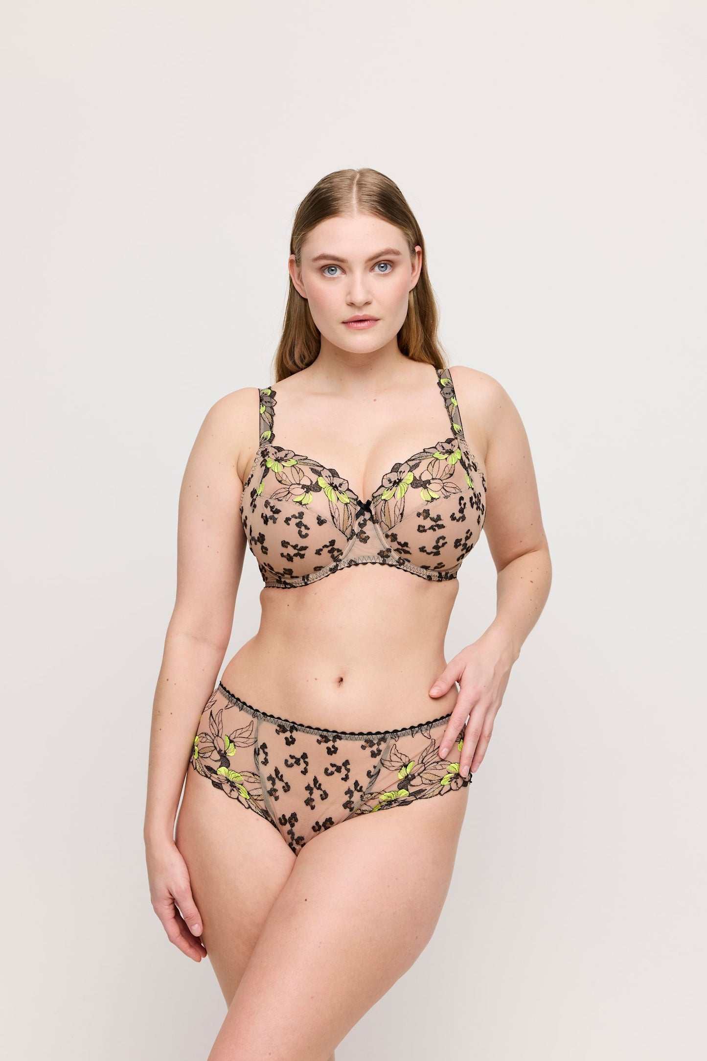 PrimaDonna Manali Hotpant on model in Wild Bloom