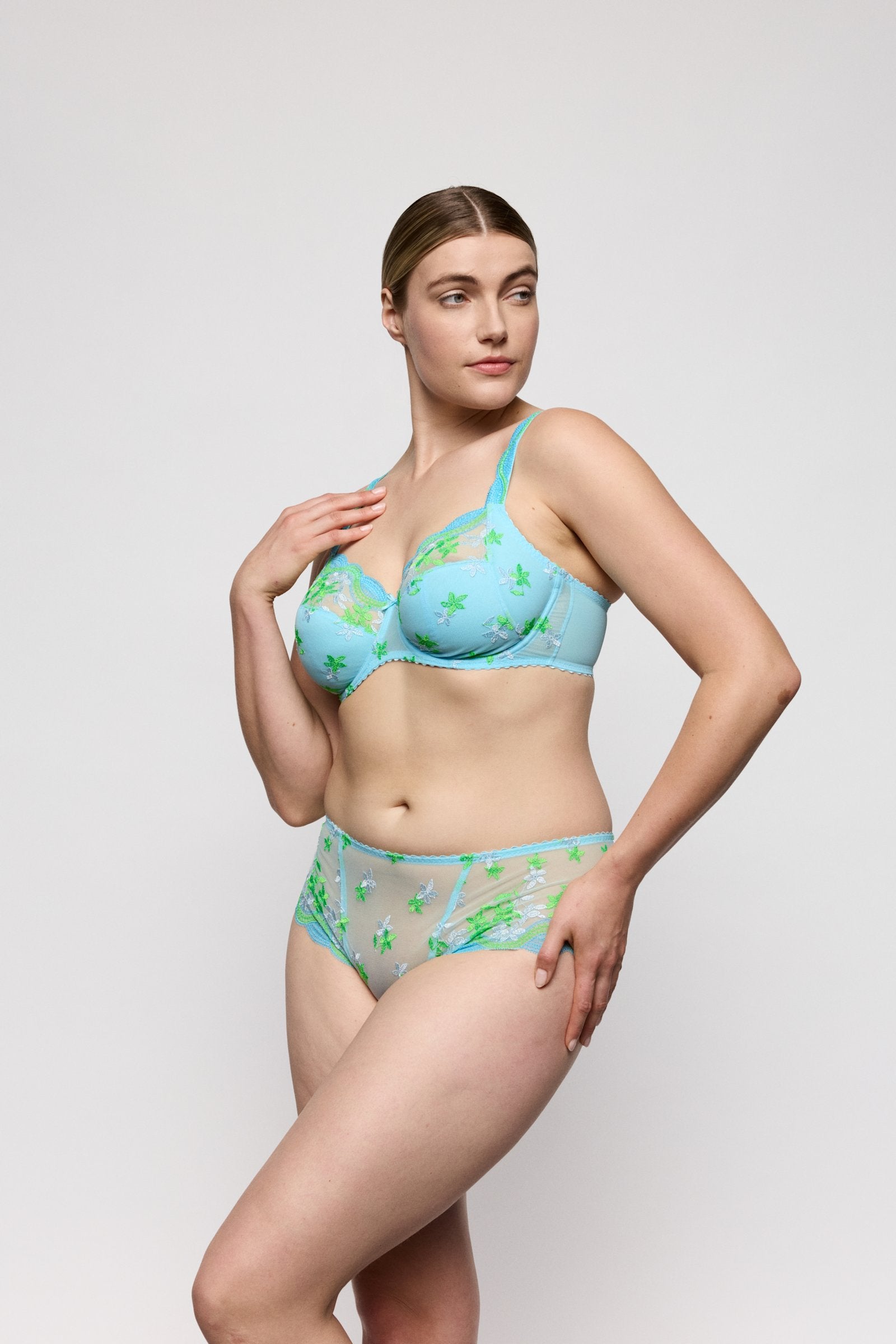 PrimaDonna Cala Luna Luxury Thong on model in Ice Dream