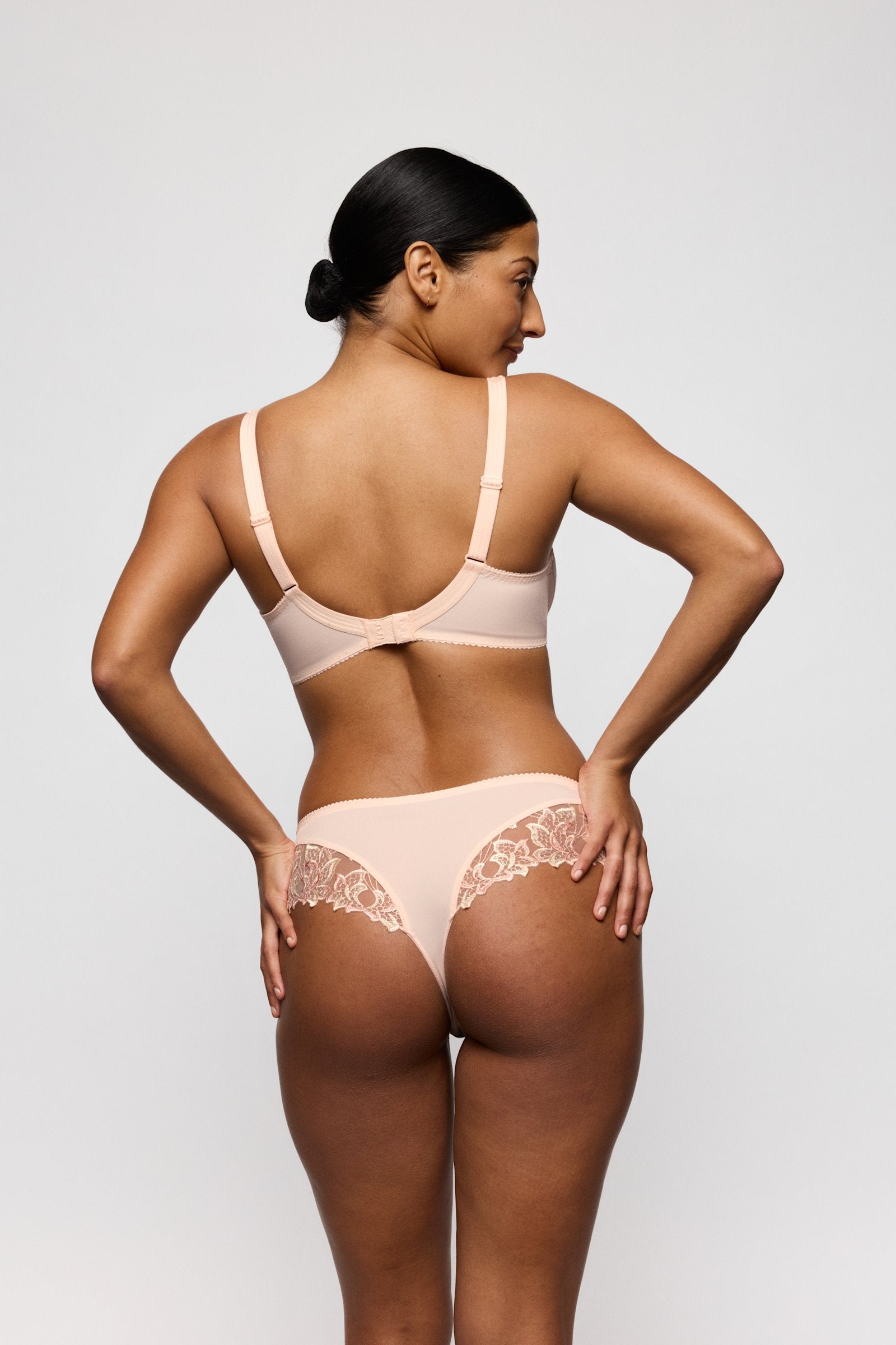 PrimaDonna Deauville Luxury Thong on model in Venus