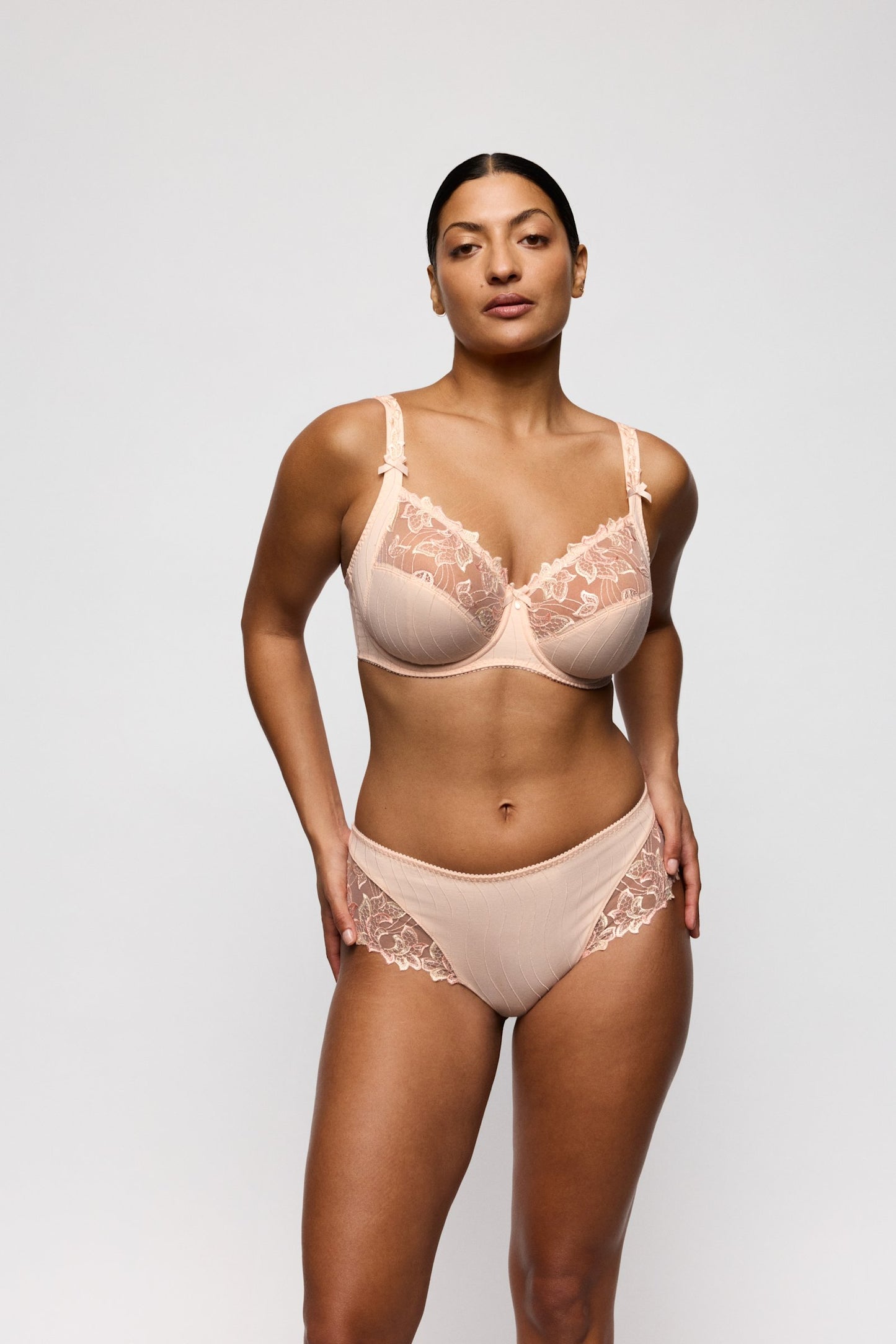 PrimaDonna Deauville Luxury Thong on model in Venus