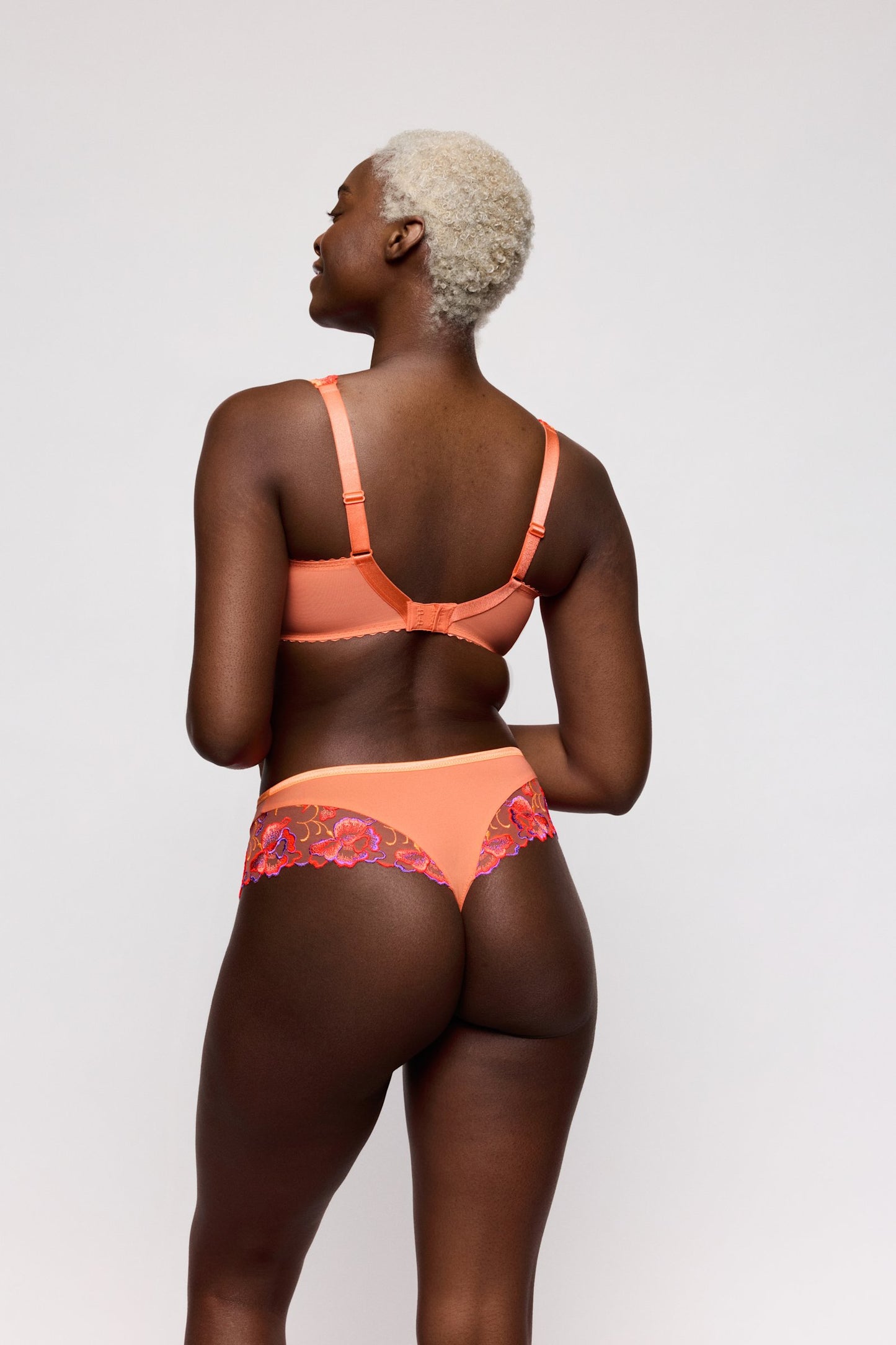 PrimaDonna Devdaha Full Cup Bra on model in Sunset Blush