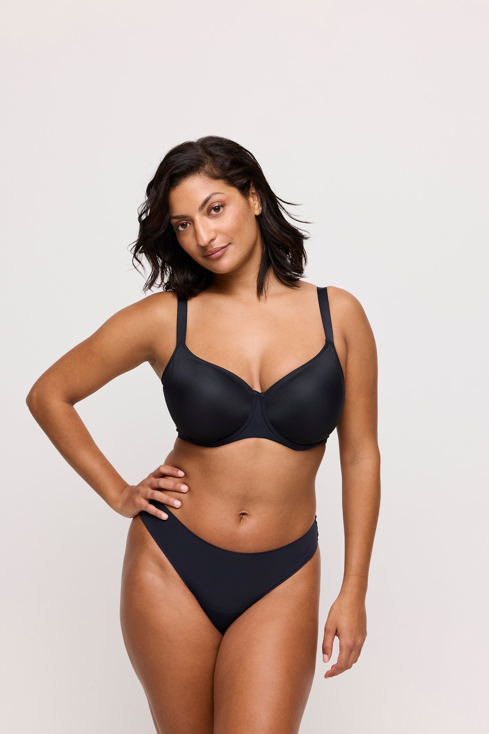 PrimaDonna Figuras Padded Full Cup Bra on model in Charcoal