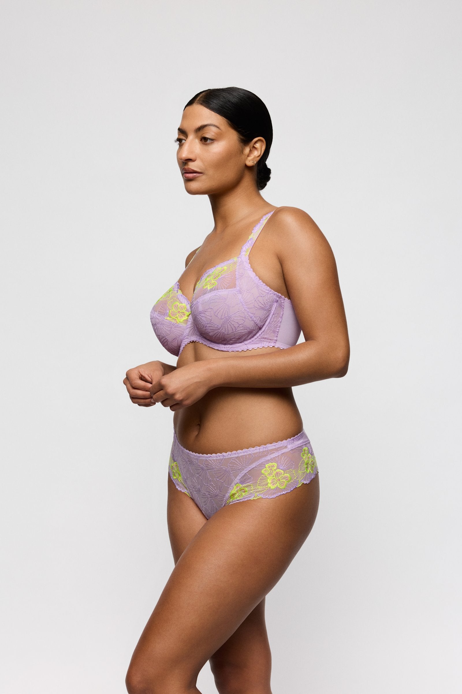 PrimaDonna Ixia Luxury Thong on model in Wisteria