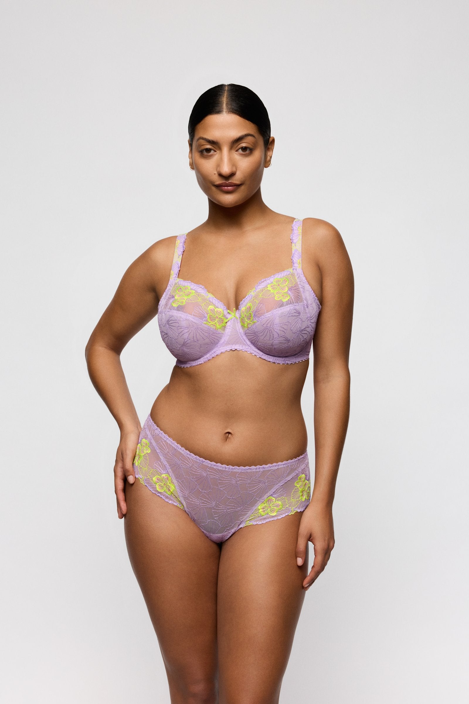 PrimaDonna Ixia Luxury Thong on model in Wisteria