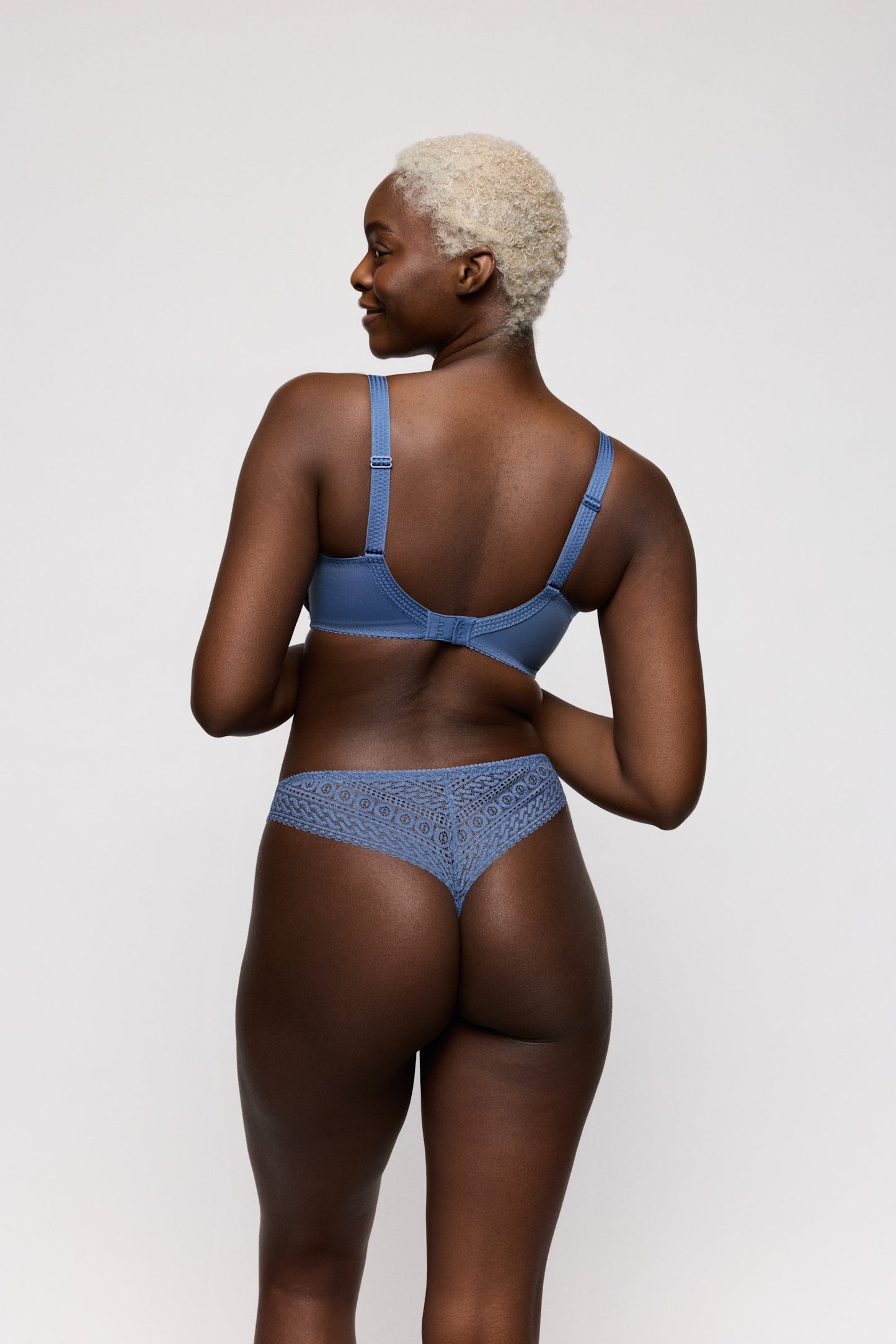 PrimaDonna Montara Full Cup Bra on model in Regatta