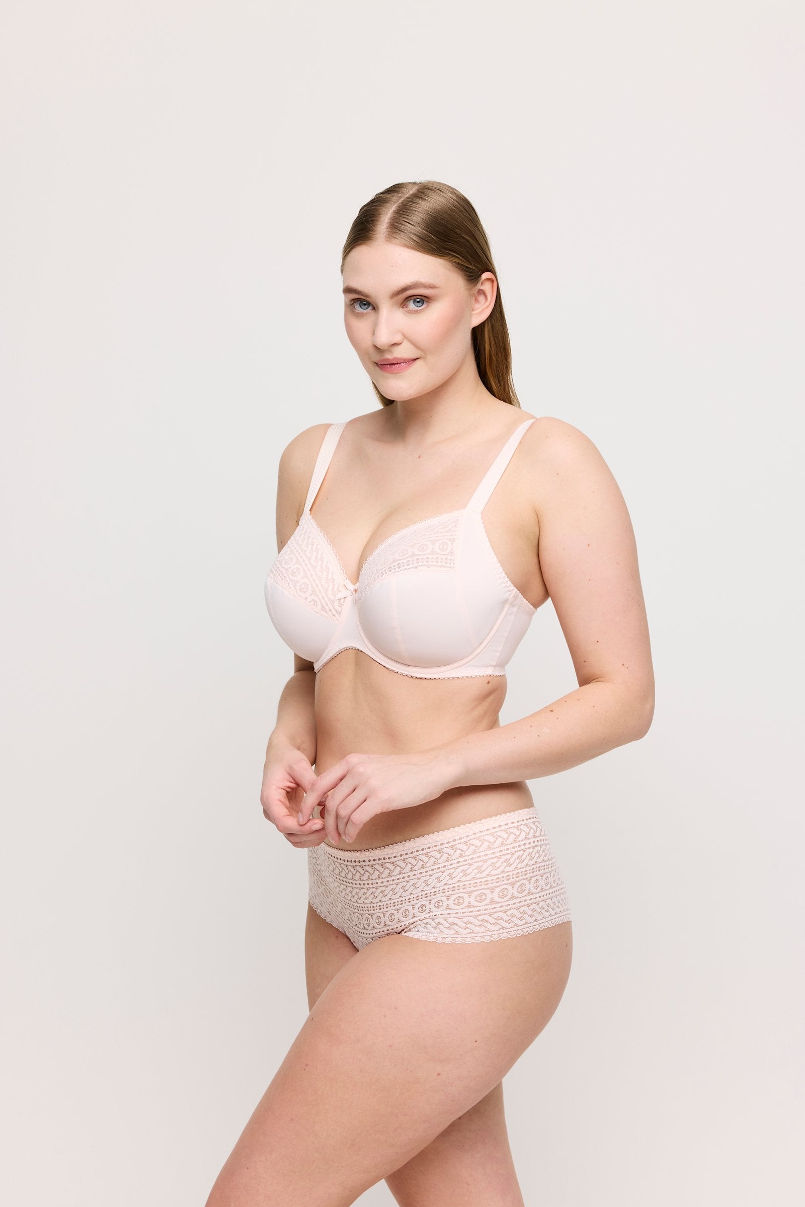 PrimaDonna Montara Full Cup Bra on model in Crystal Pink