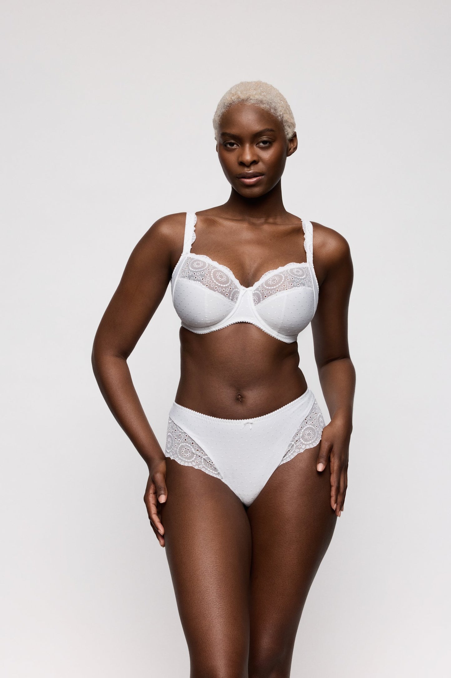 PrimaDonna Osino Luxury Thong on model in White