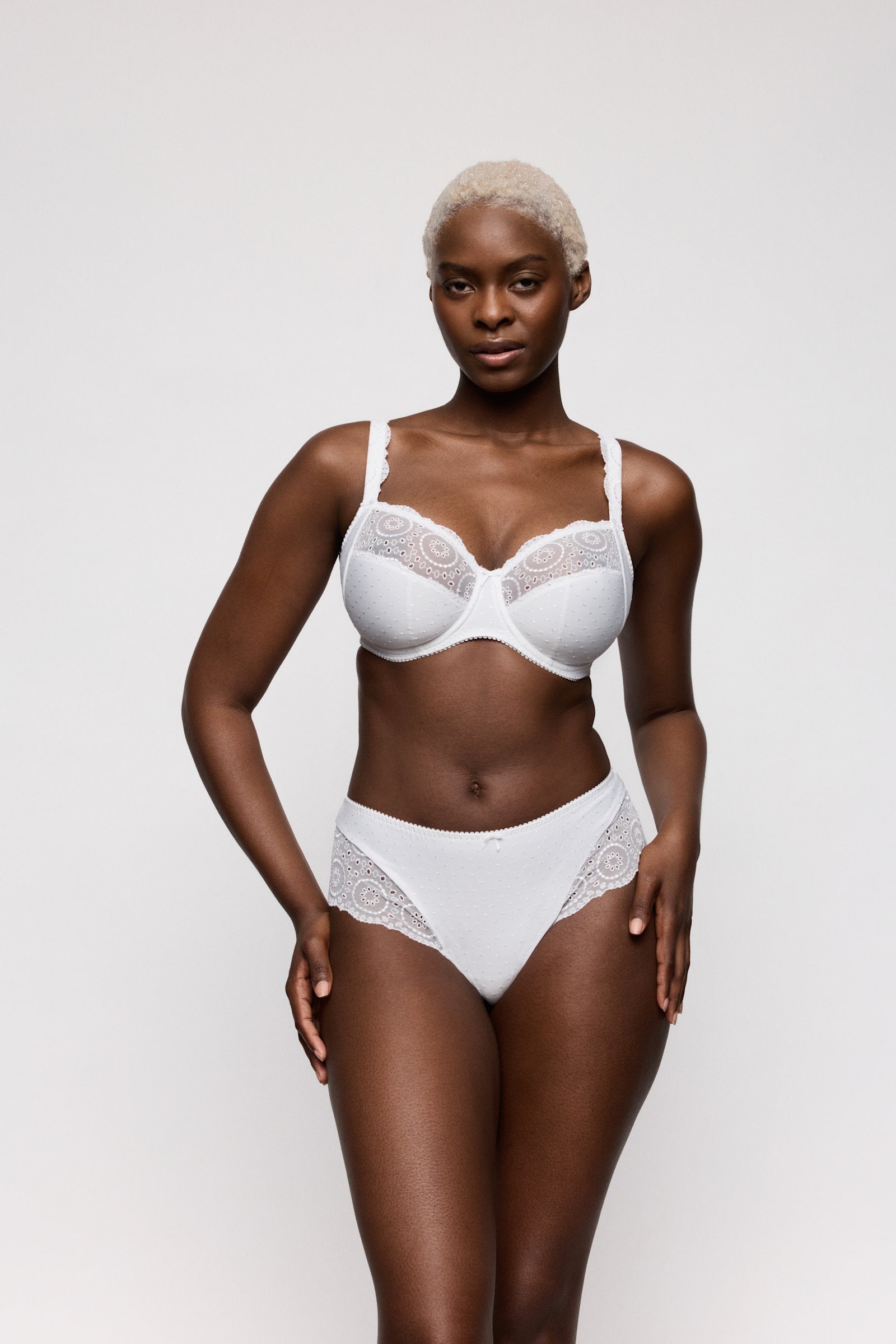 PrimaDonna Osino Luxury Thong on model in White