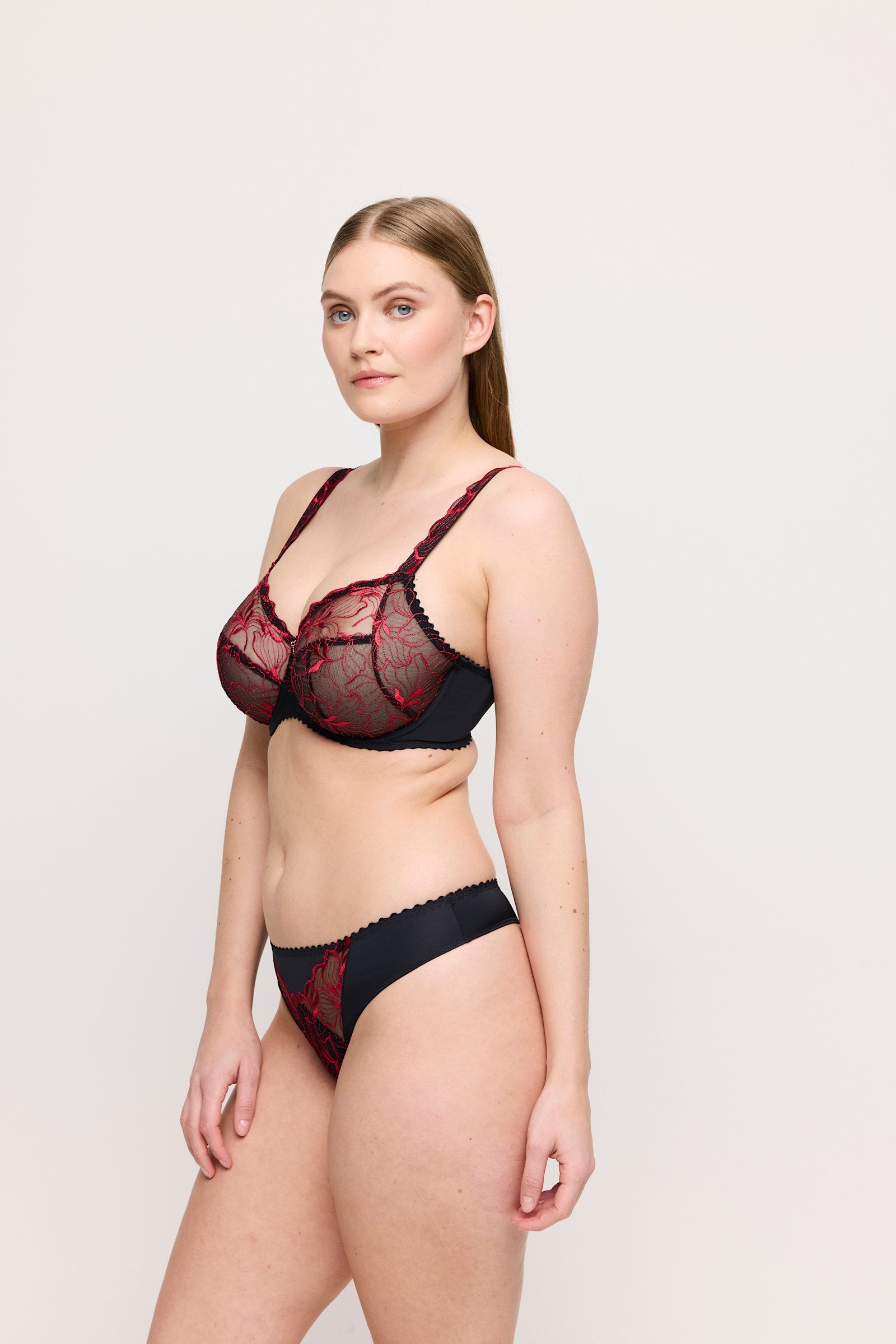 PrimaDonna Springdale Full Cup Bra on model in Black Rose