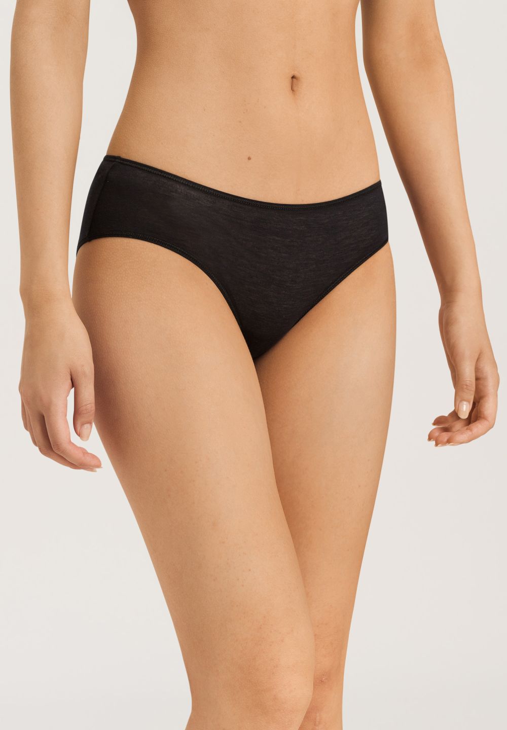 Hanro Basic Ultralight Ultralight Midi Briefs (071819) Black
