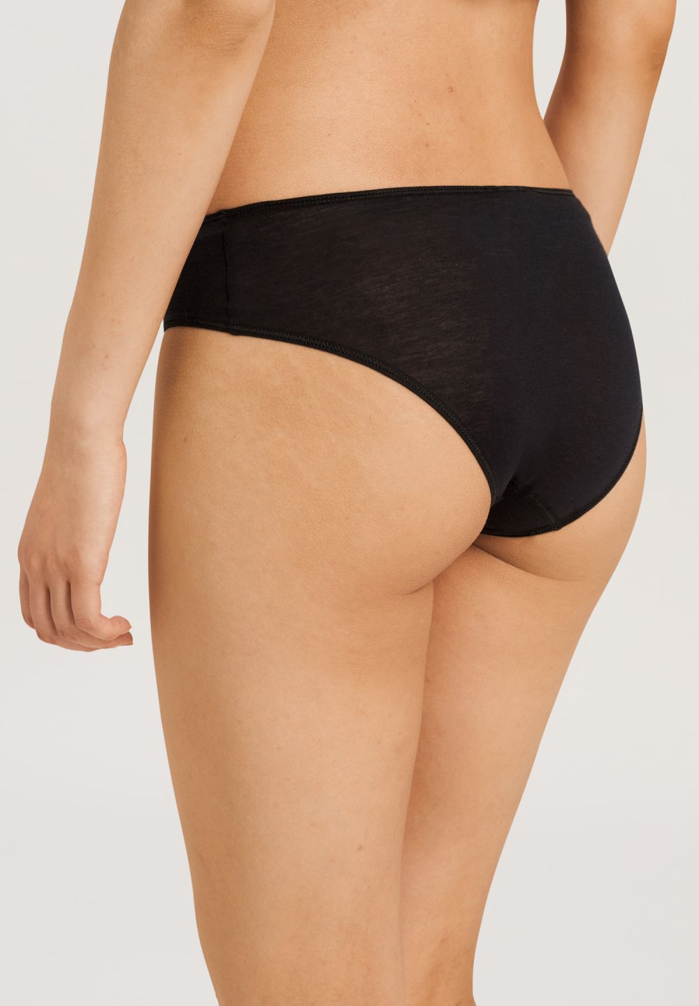Hanro Basic Ultralight Ultralight Midi Briefs (071819) Black