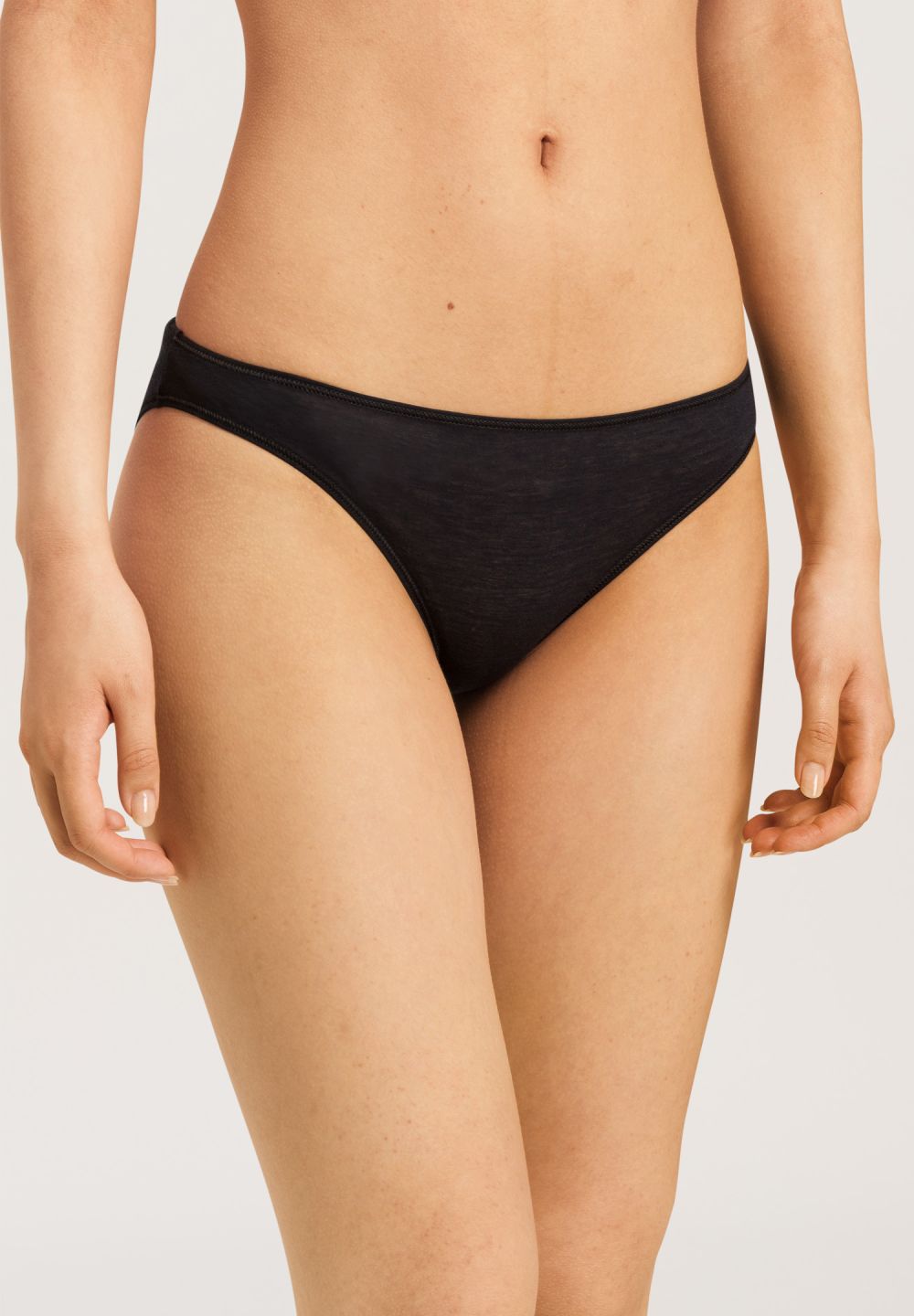 Hanro Basic Ultralight Ultralight Mini Briefs (071818) Black