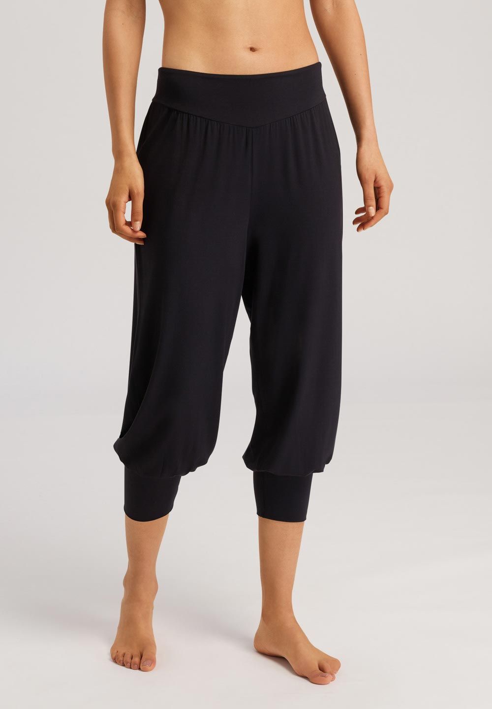 Hanro Basic Yoga Yoga Crop Pant (078797) Black Beauty