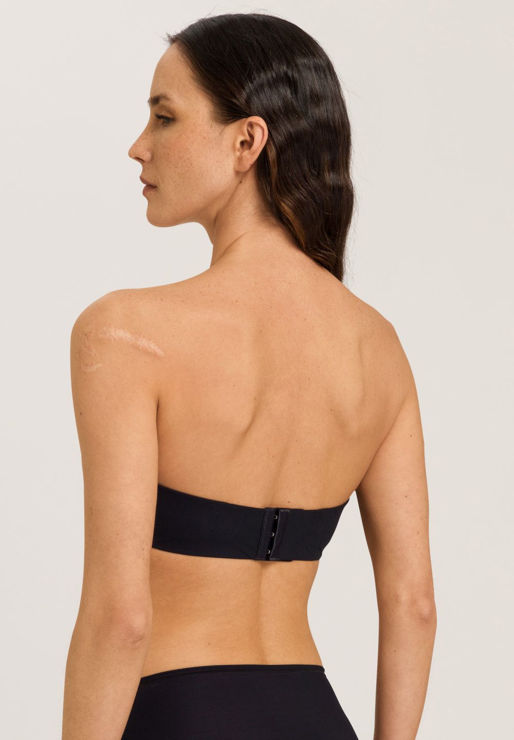 Hanro Basic Allure Allure Padded Bandeau Bra (071732) Black