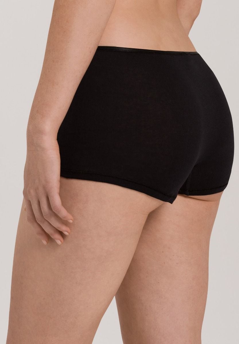 Hanro Basic Cotton Seamless Cotton Seamless Shortleg Pants (071631) Black