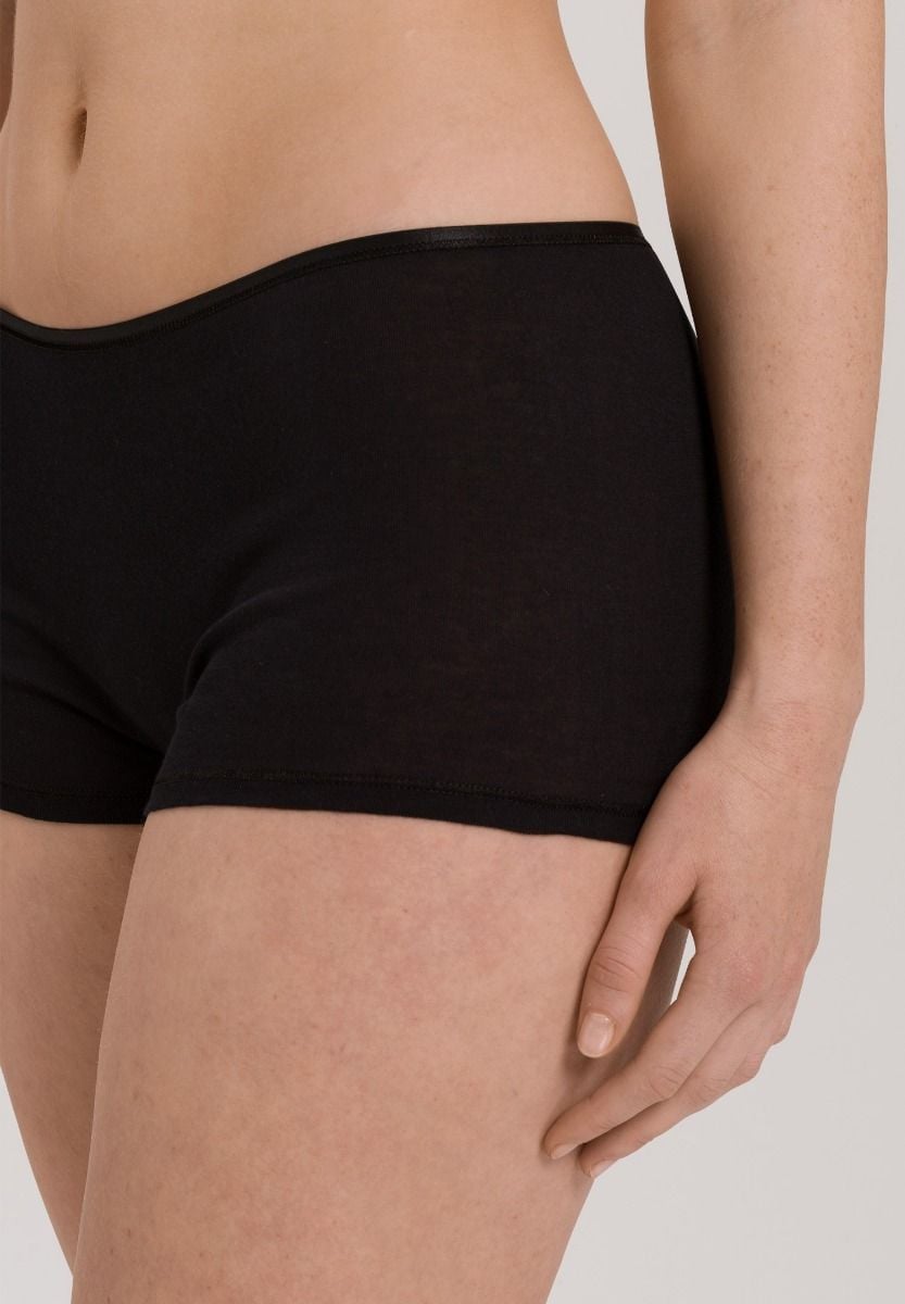 Hanro Basic Cotton Seamless Cotton Seamless Shortleg Pants (071631) Black