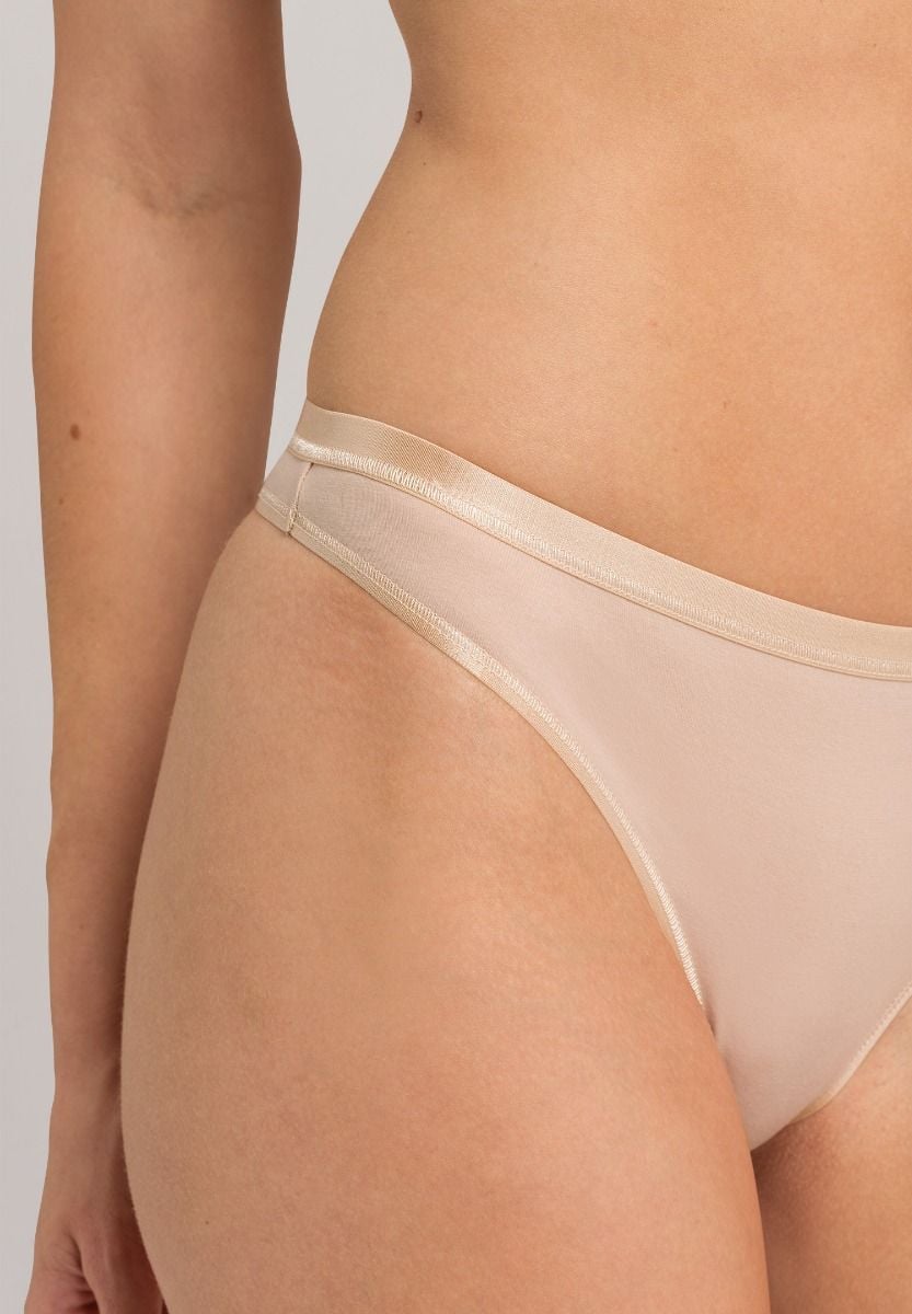 Hanro Basic Cotton Sensation Cotton Sensation Thong (071402) Beige