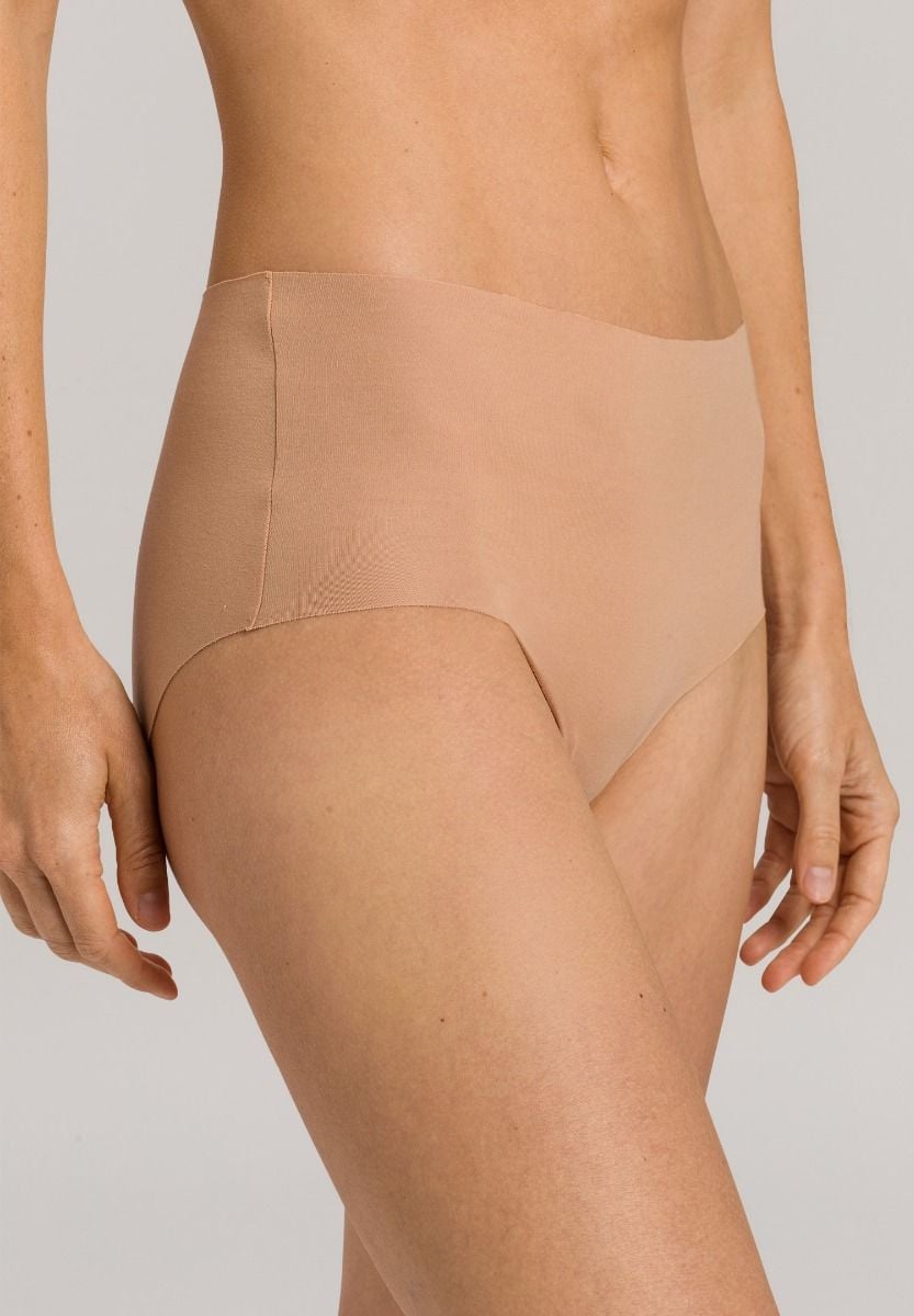 Hanro Basic Invisible Cotton Invisible Cotton Maxi Briefs (071228) Beige