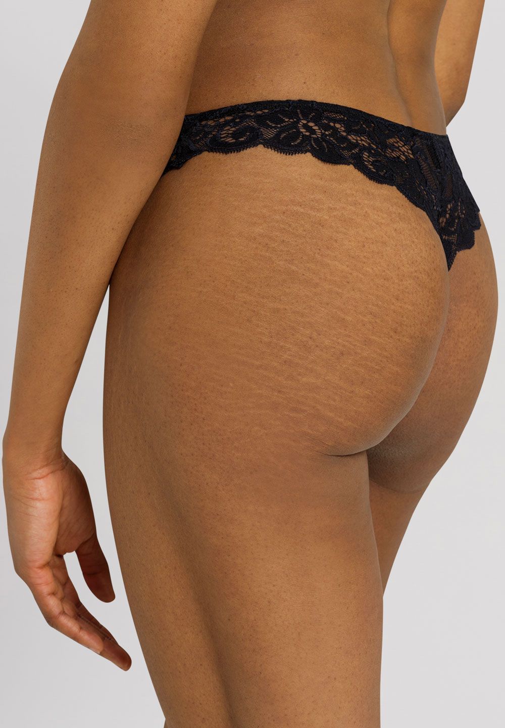 Hanro Basic Moments Moments Thong (071507) Black