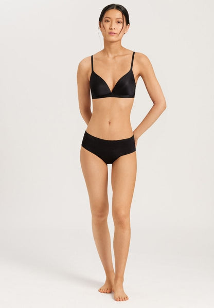 Hanro Basic Satin Deluxe Satin Deluxe L. Padded Bra Soft (071071) Black