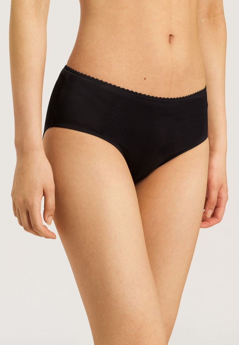 Hanro Basic Satin Deluxe Satin Deluxe Maxi Briefs (071061) Black